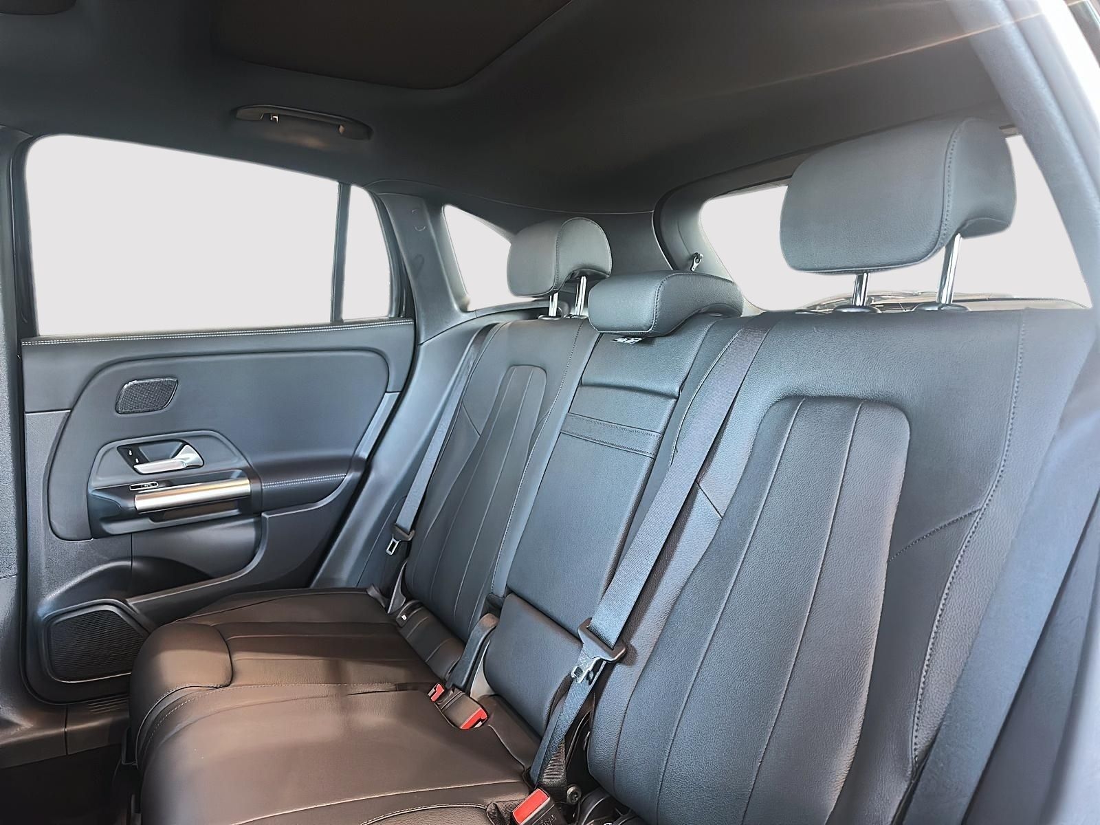 Photo 2026 Mercedes-Benz GLA 250 4MATIC SUV #4