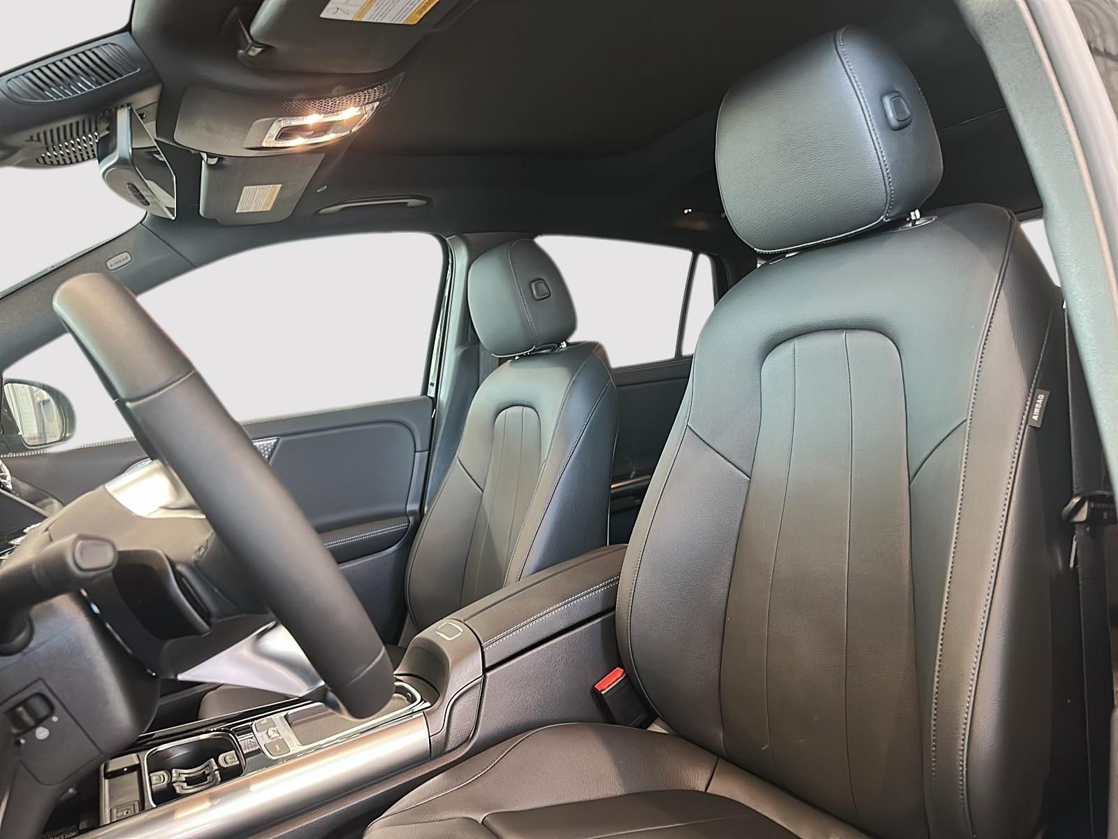 Photo 2026 Mercedes-Benz GLA 250 4MATIC SUV #3