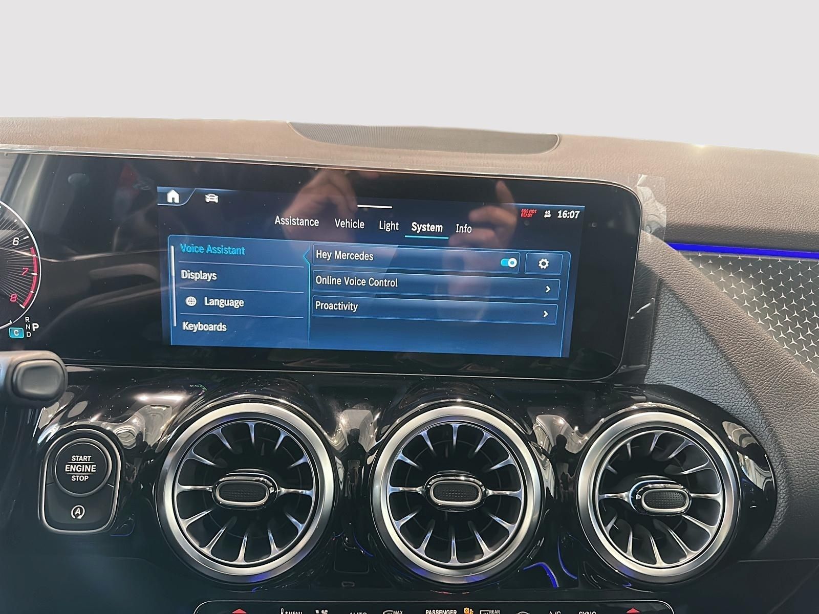 Photo 2026 Mercedes-Benz GLA 250 4MATIC SUV #7