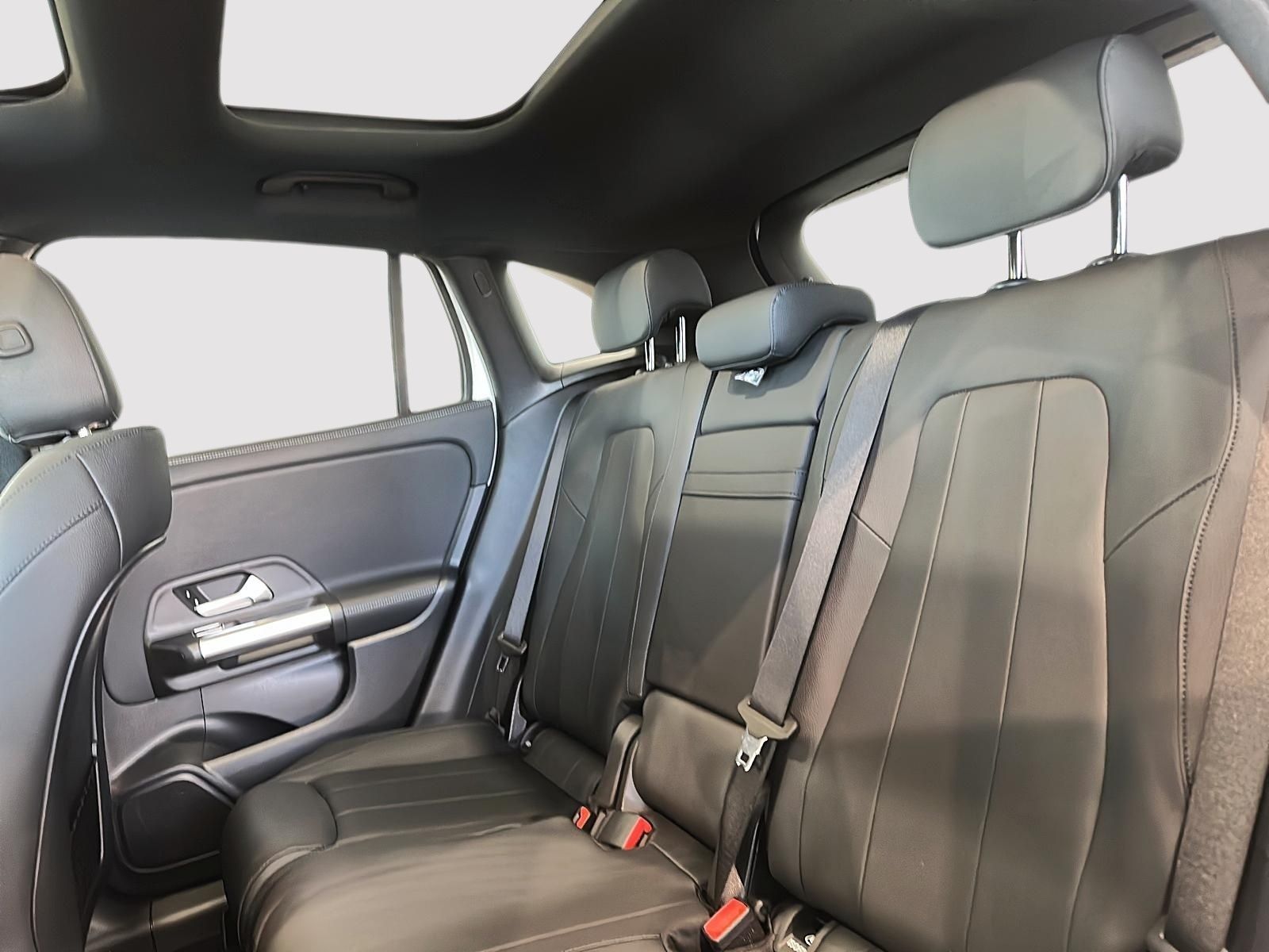 Photo 2026 Mercedes-Benz GLA 250 4MATIC SUV #4