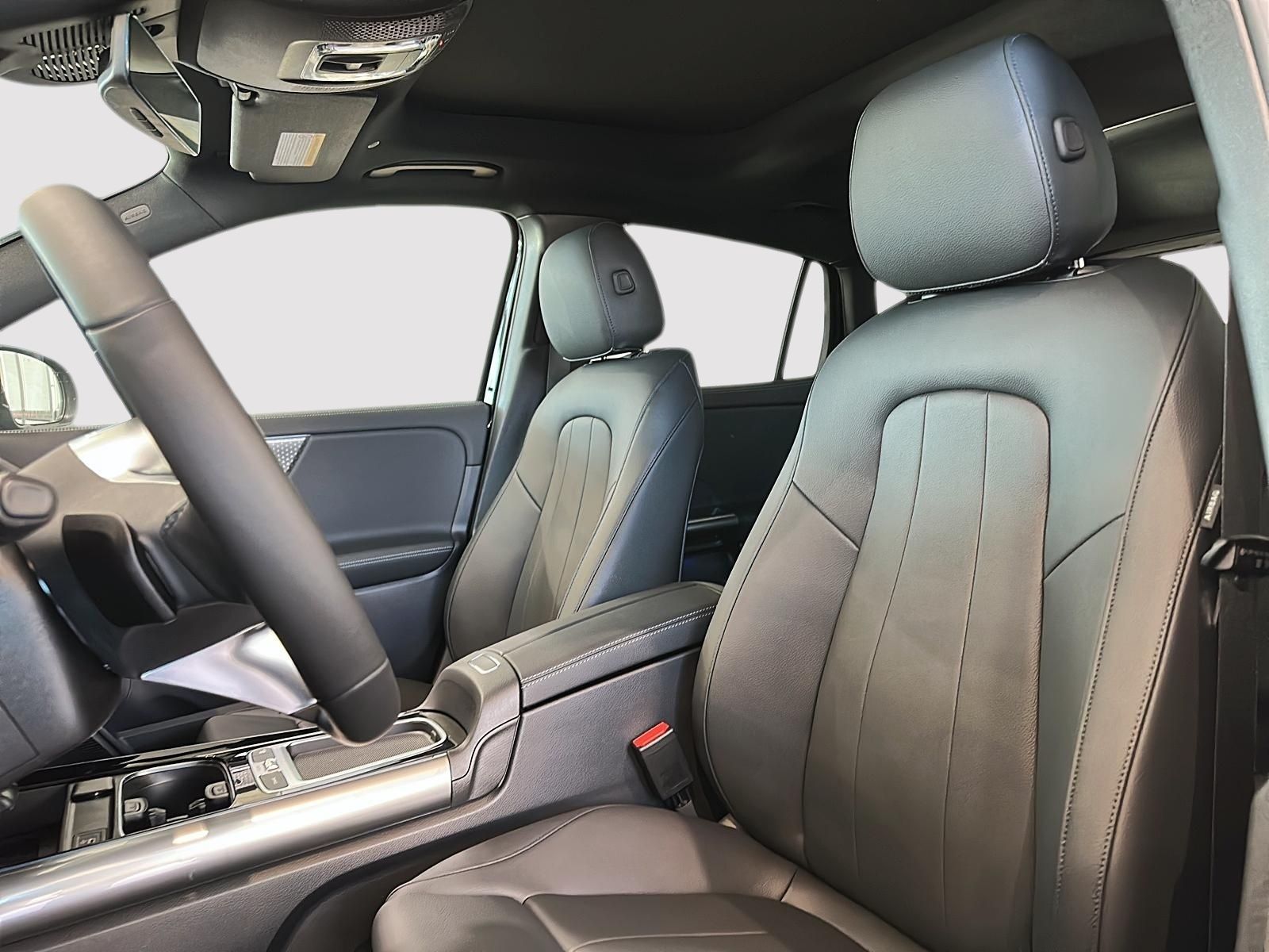 Photo 2026 Mercedes-Benz GLA 250 4MATIC SUV #3