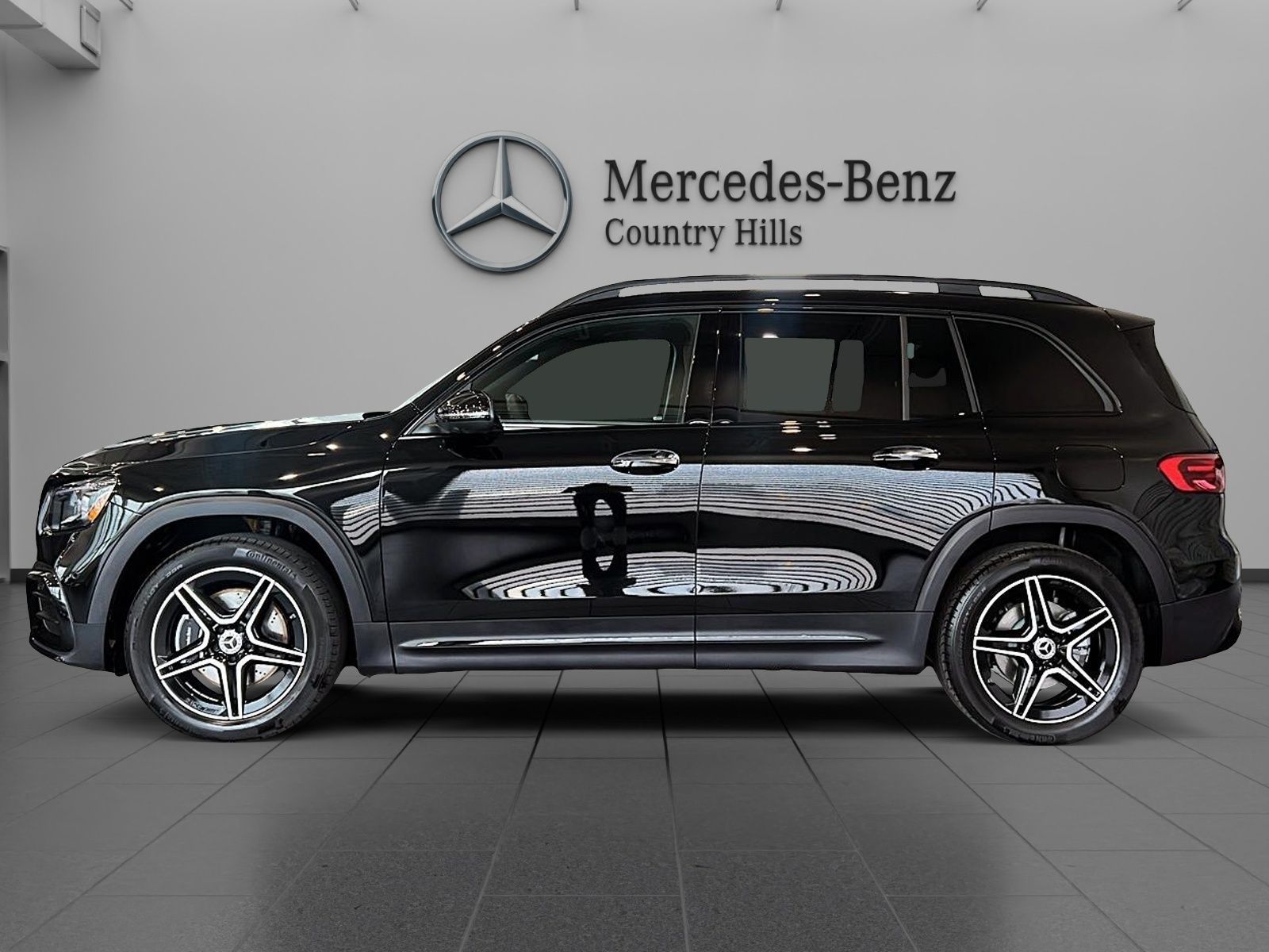 2026 Mercedes Benz GLB 250 4MATIC photo 2