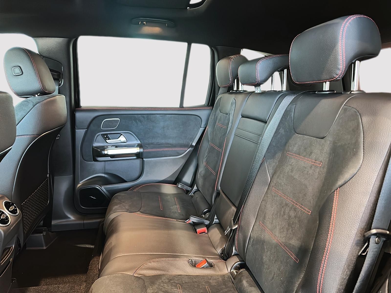 Photo 2026 Mercedes-Benz GLB 250 4MATIC SUV #4