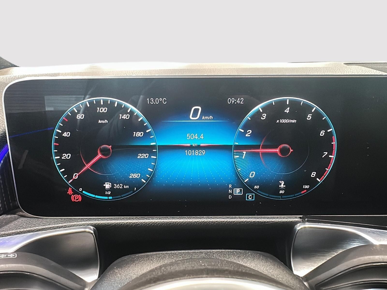 Photo 2020 Mercedes-Benz GLB250 4MATIC SUV #6