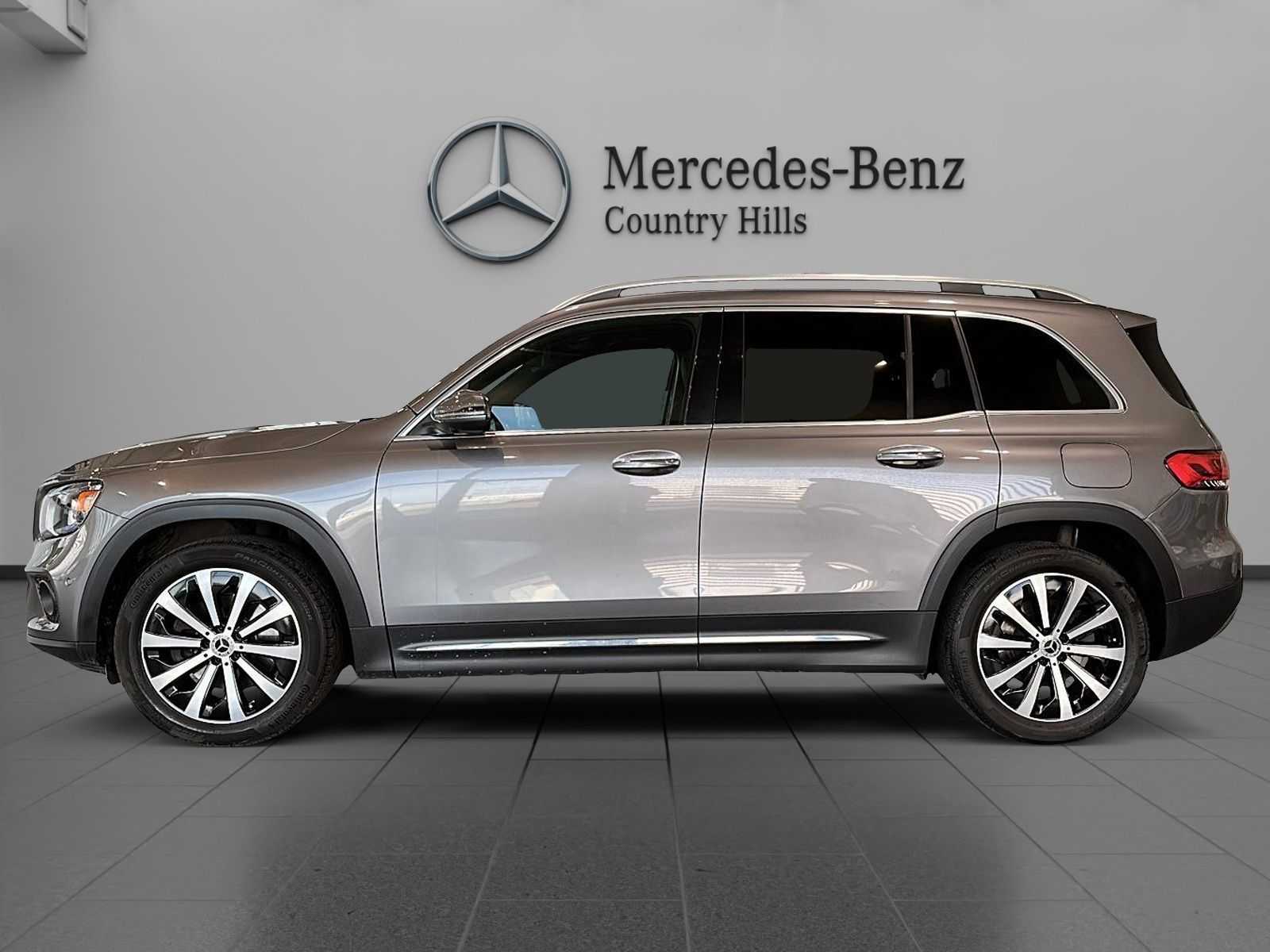Photo 2022 Mercedes-Benz GLB250 4MATIC SUV #2