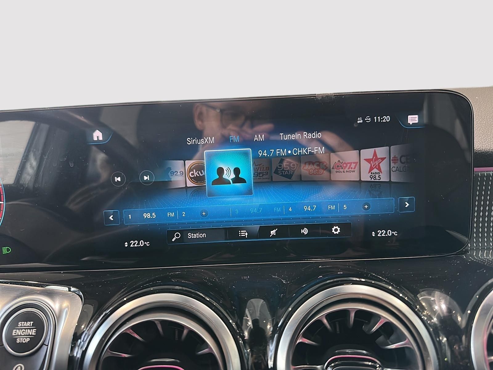 Photo 2022 Mercedes-Benz GLB250 4MATIC SUV #7