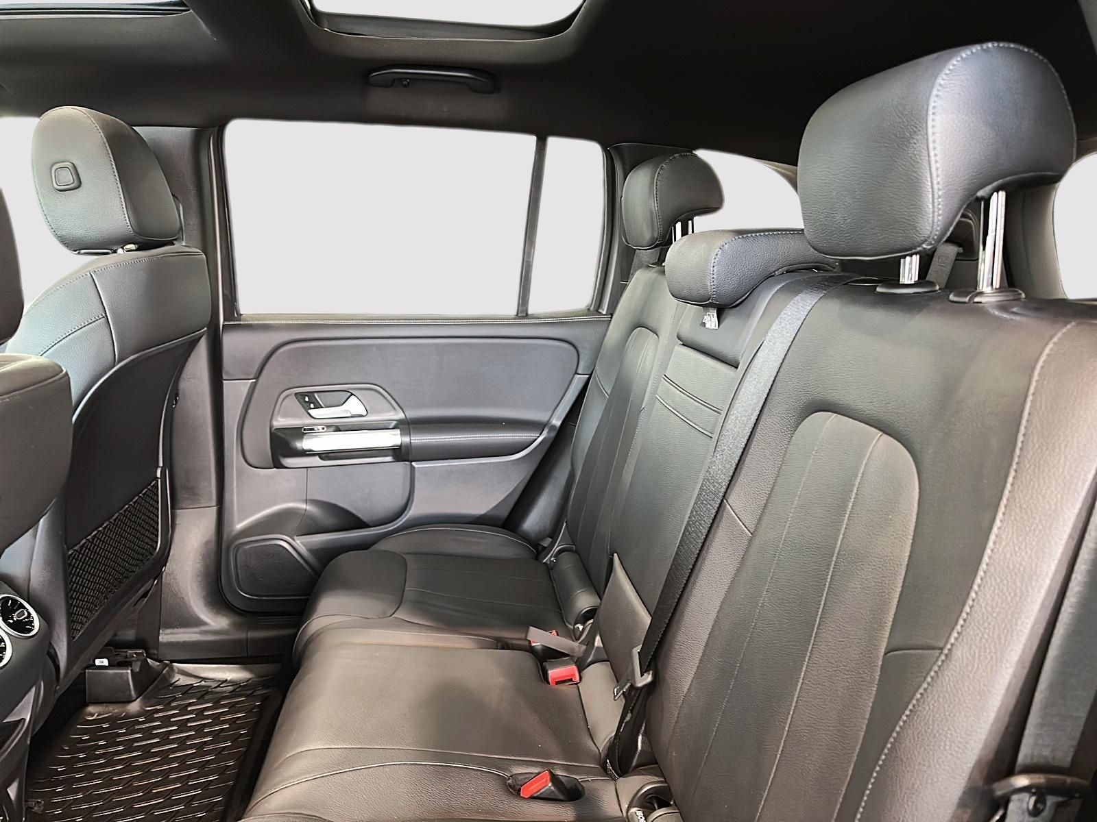 Photo 2022 Mercedes-Benz GLB250 4MATIC SUV #4
