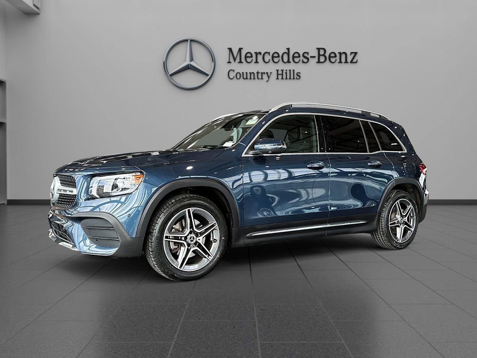 Photo 2023 Mercedes-Benz GLB250 4MATIC SUV #1