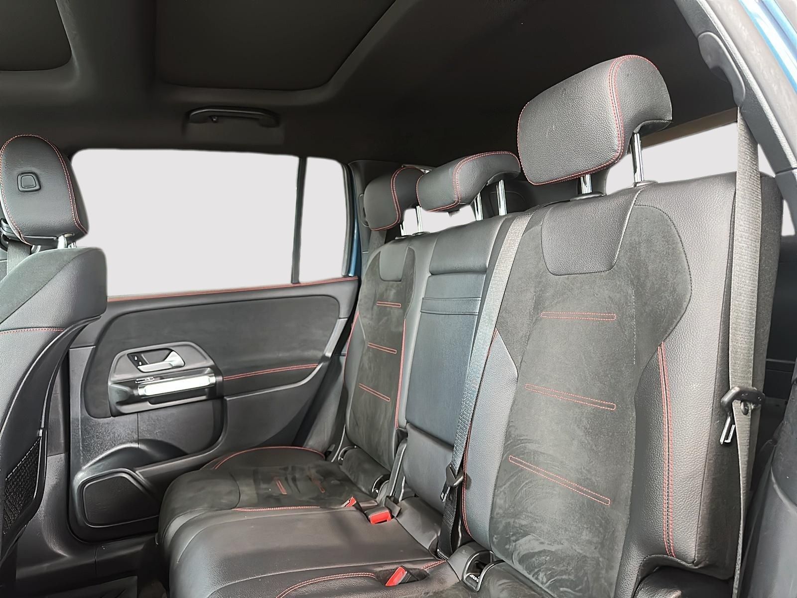 Photo 2023 Mercedes-Benz GLB250 4MATIC SUV #4
