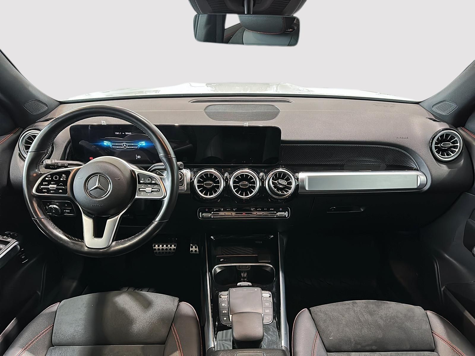 Photo 2023 Mercedes-Benz GLB250 4MATIC SUV #4
