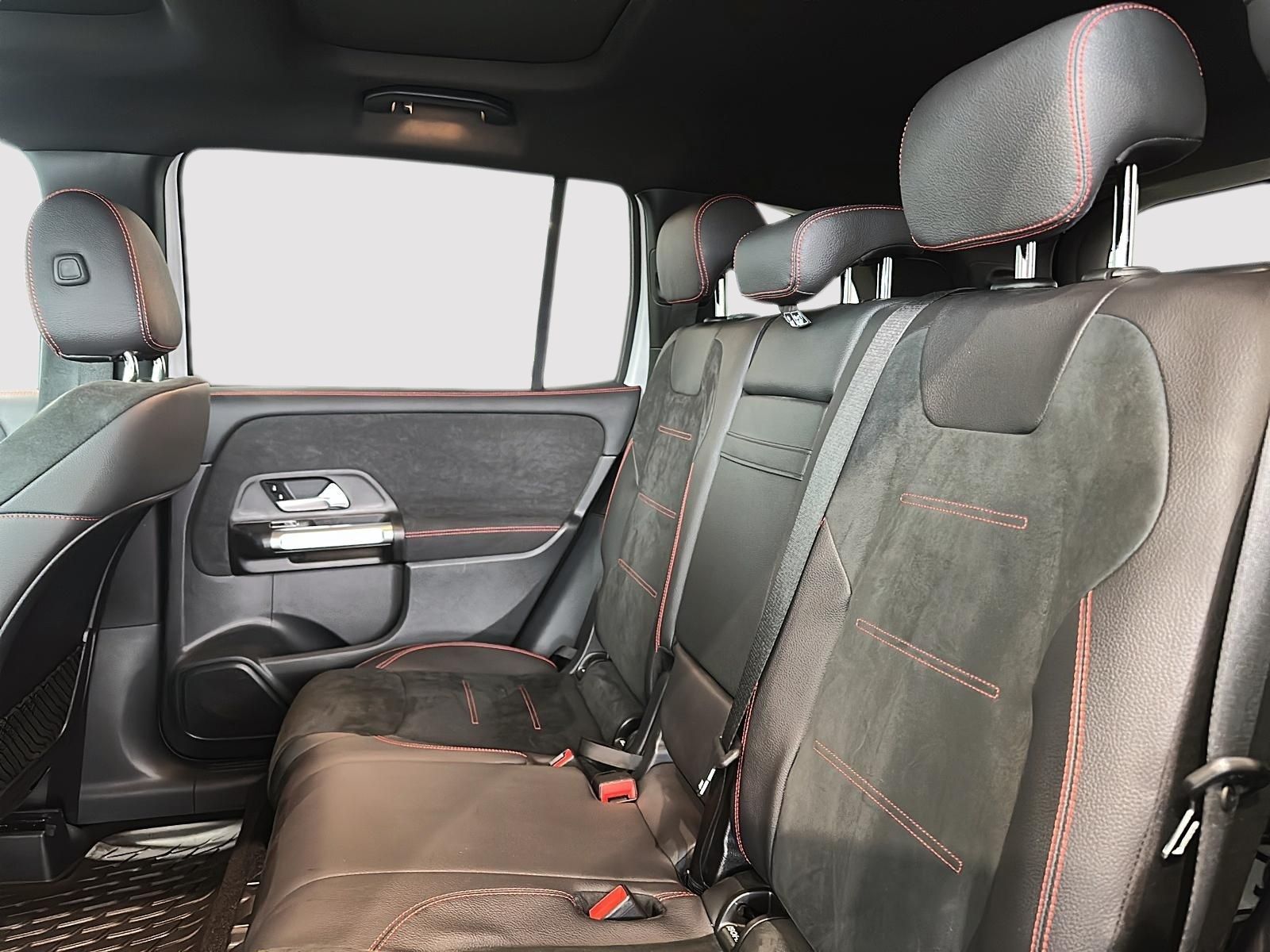 Photo 2023 Mercedes-Benz GLB250 4MATIC SUV #3