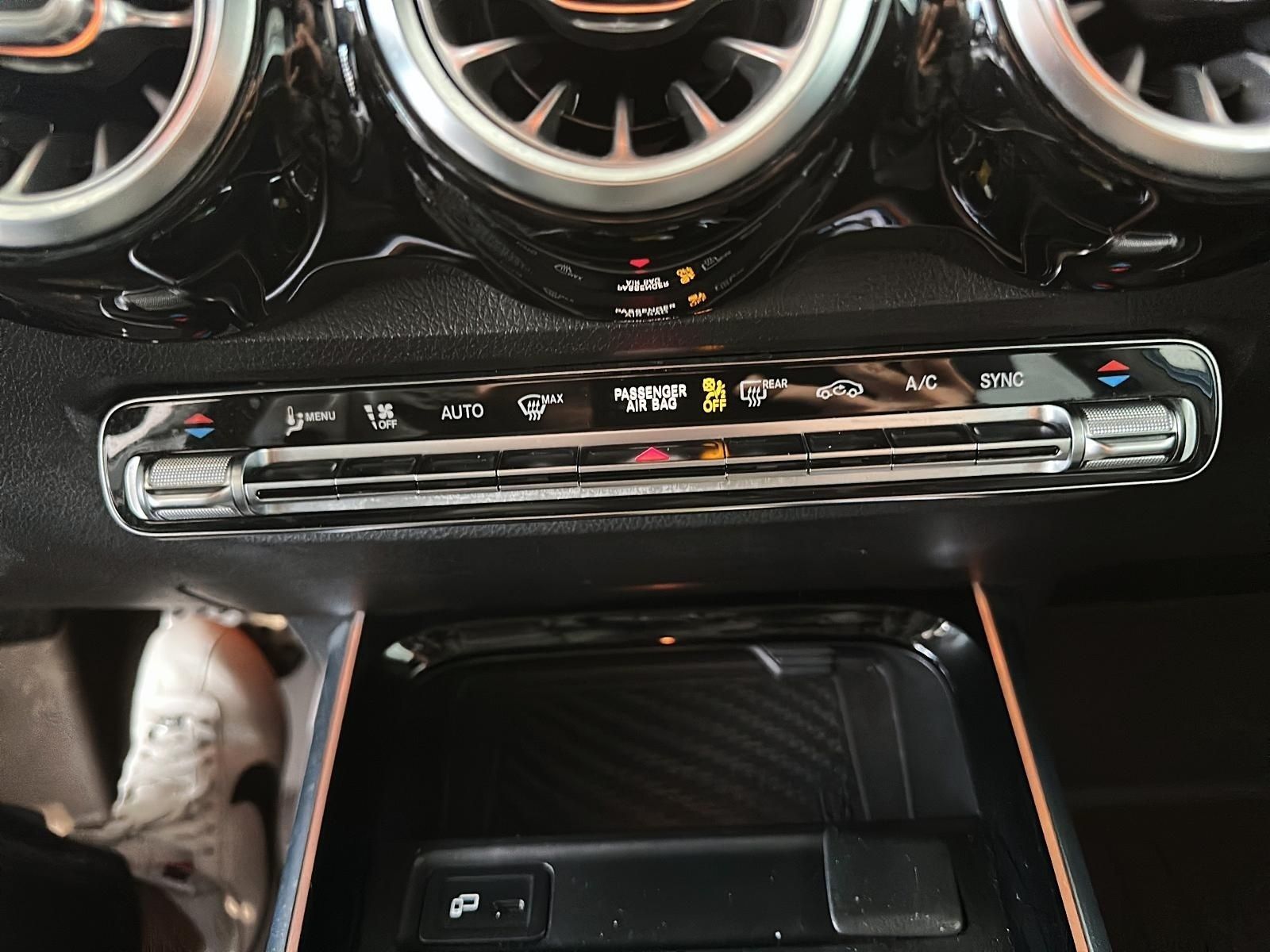 Photo 2021 Mercedes-Benz GLB35 AMG 4MATIC SUV #8