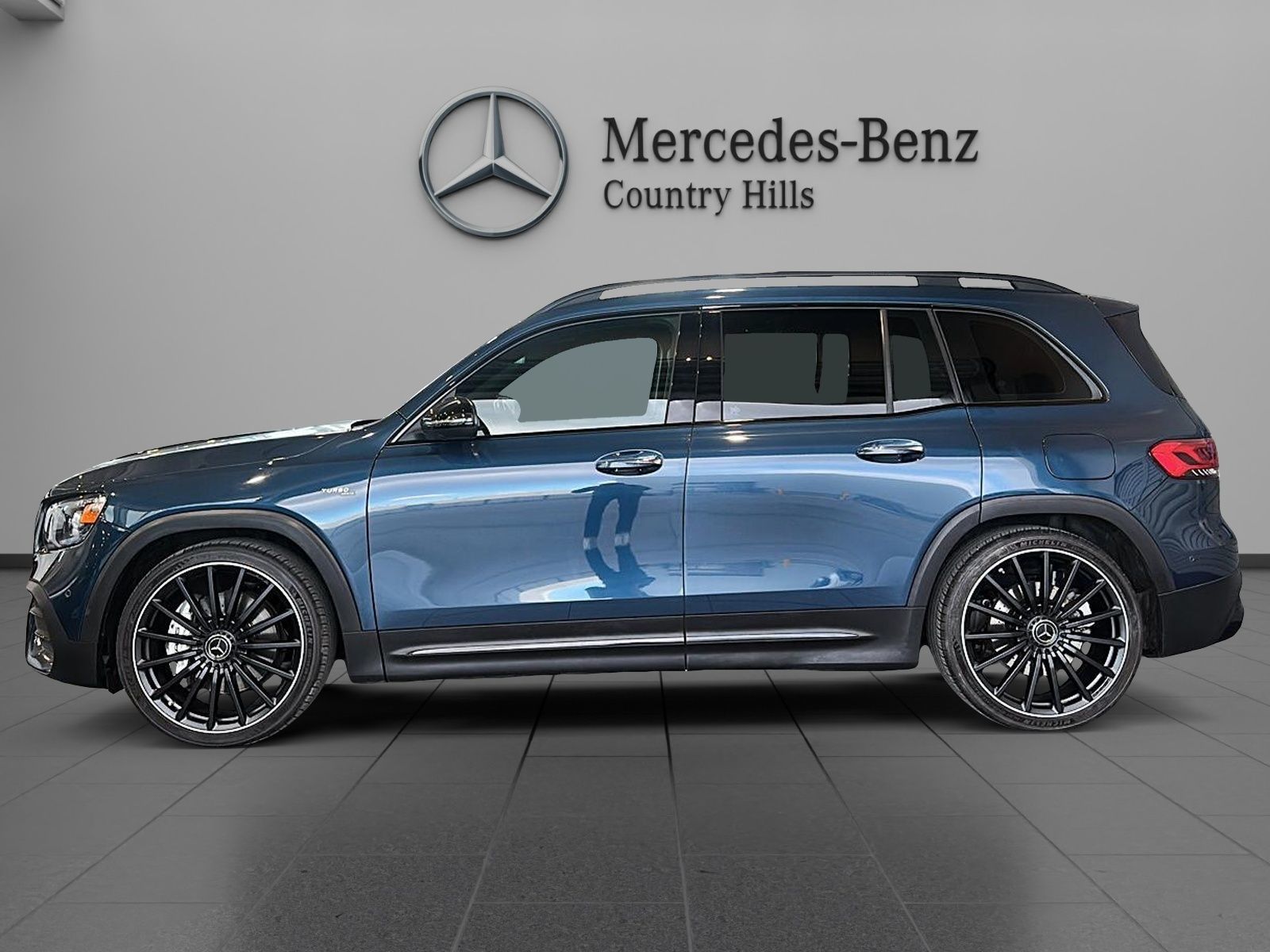 Photo 2021 Mercedes-Benz GLB35 AMG 4MATIC SUV #2