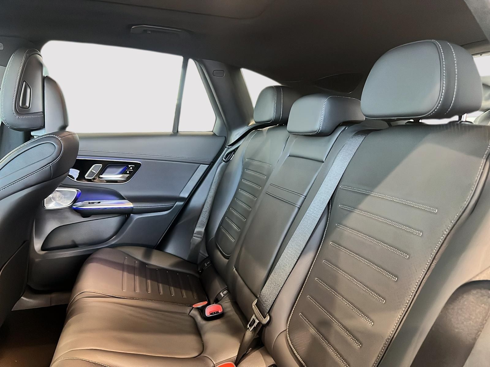 2026 Mercedes Benz GLC 350e 4MATIC photo 4