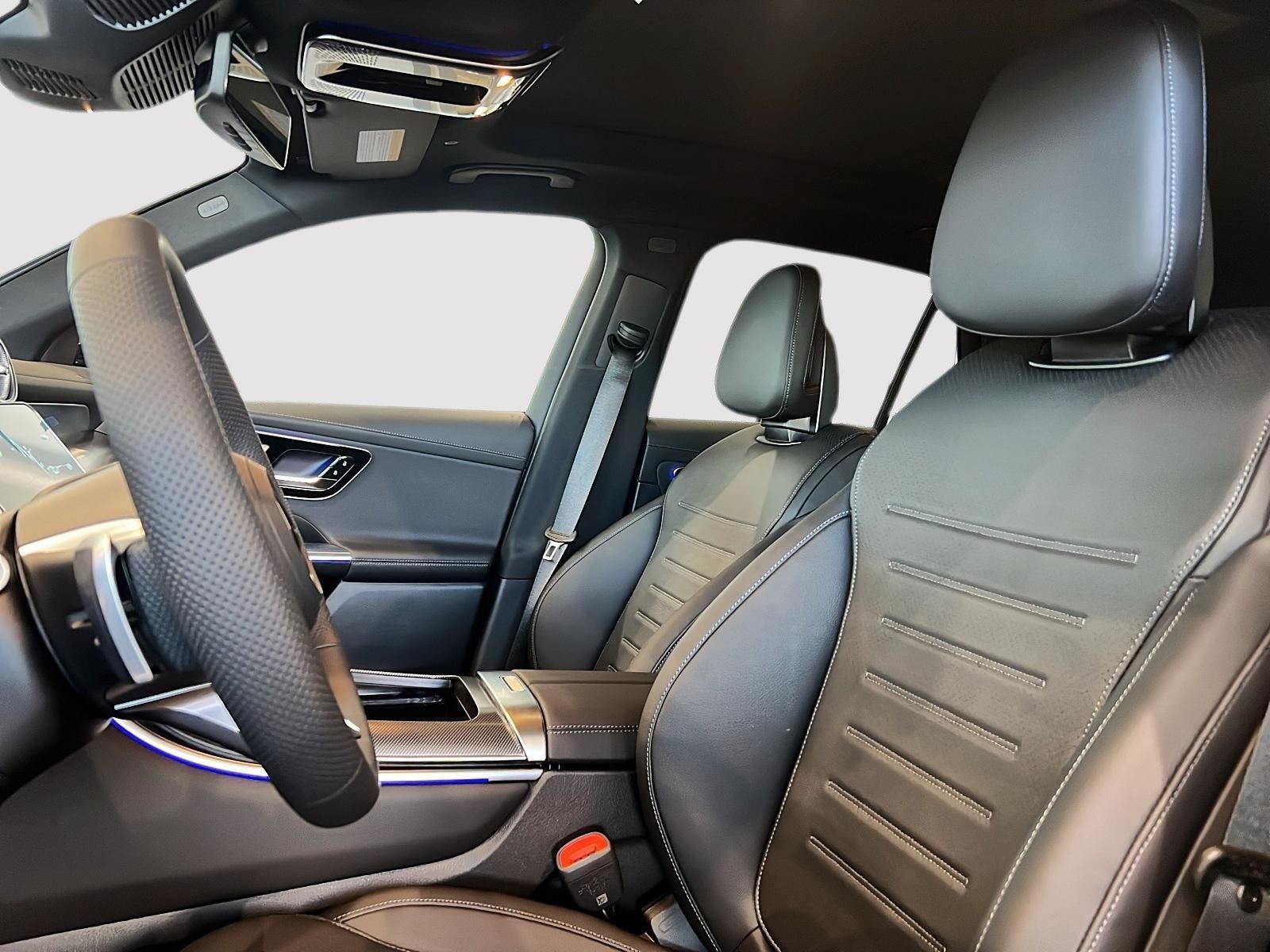 2026 Mercedes Benz GLC 350e 4MATIC photo 3