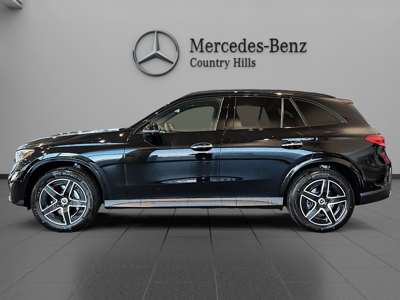 2026 Mercedes Benz GLC 300 4MATIC photo 2