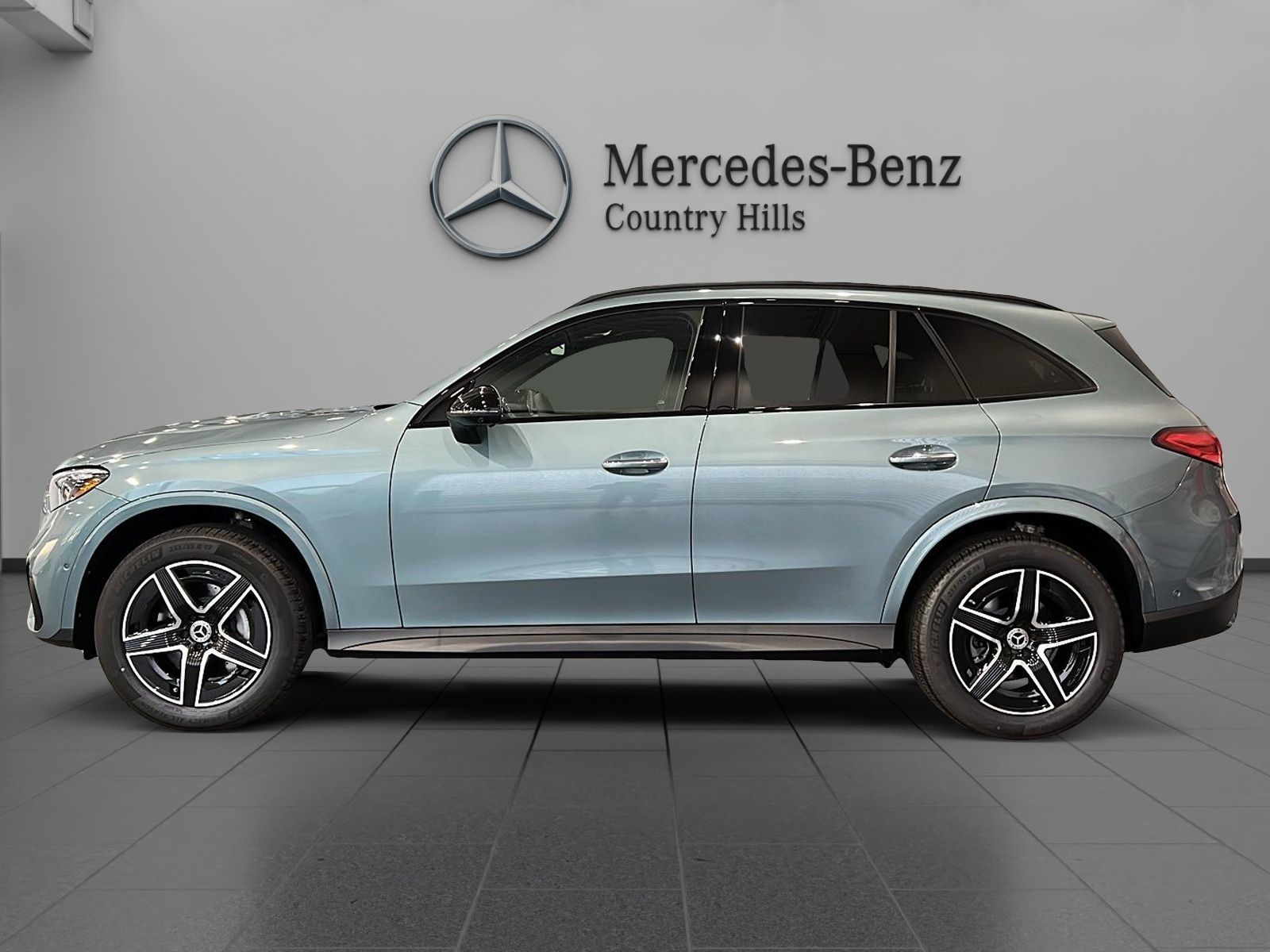 2026 Mercedes Benz GLC 300 4MATIC photo 2