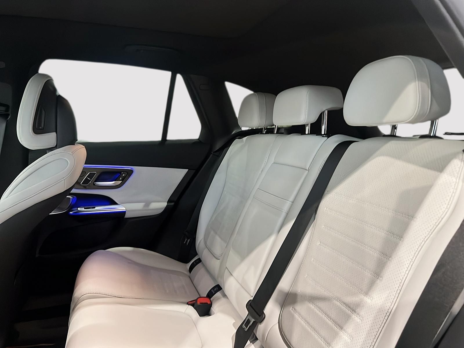 2026 Mercedes Benz GLC 300 4MATIC photo 4