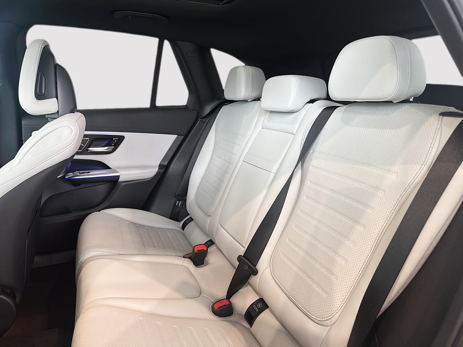 Photo 2026 Mercedes-Benz GLC 300 4MATIC SUV #4