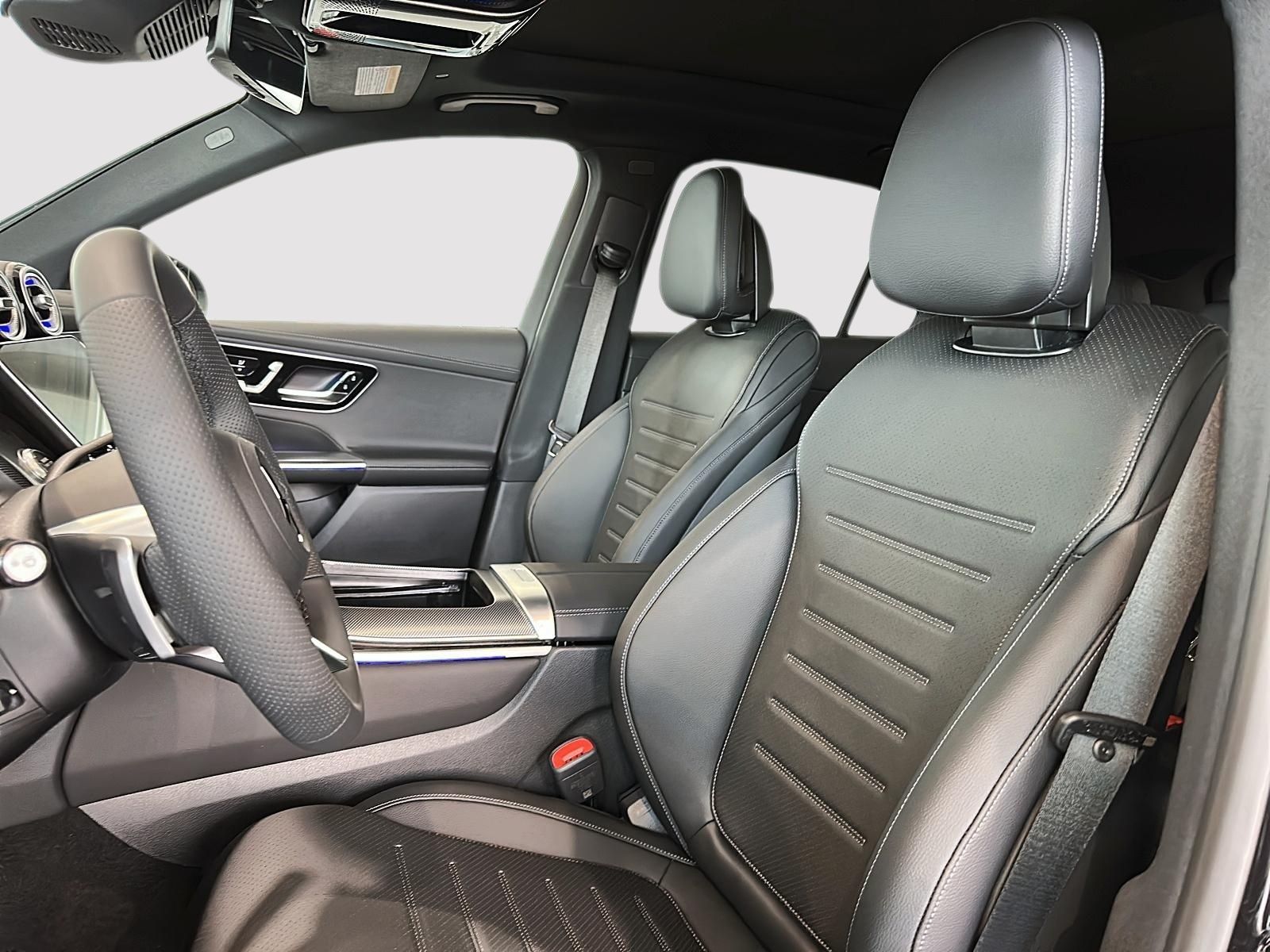 Photo 2026 Mercedes-Benz GLC 300 4MATIC SUV #3
