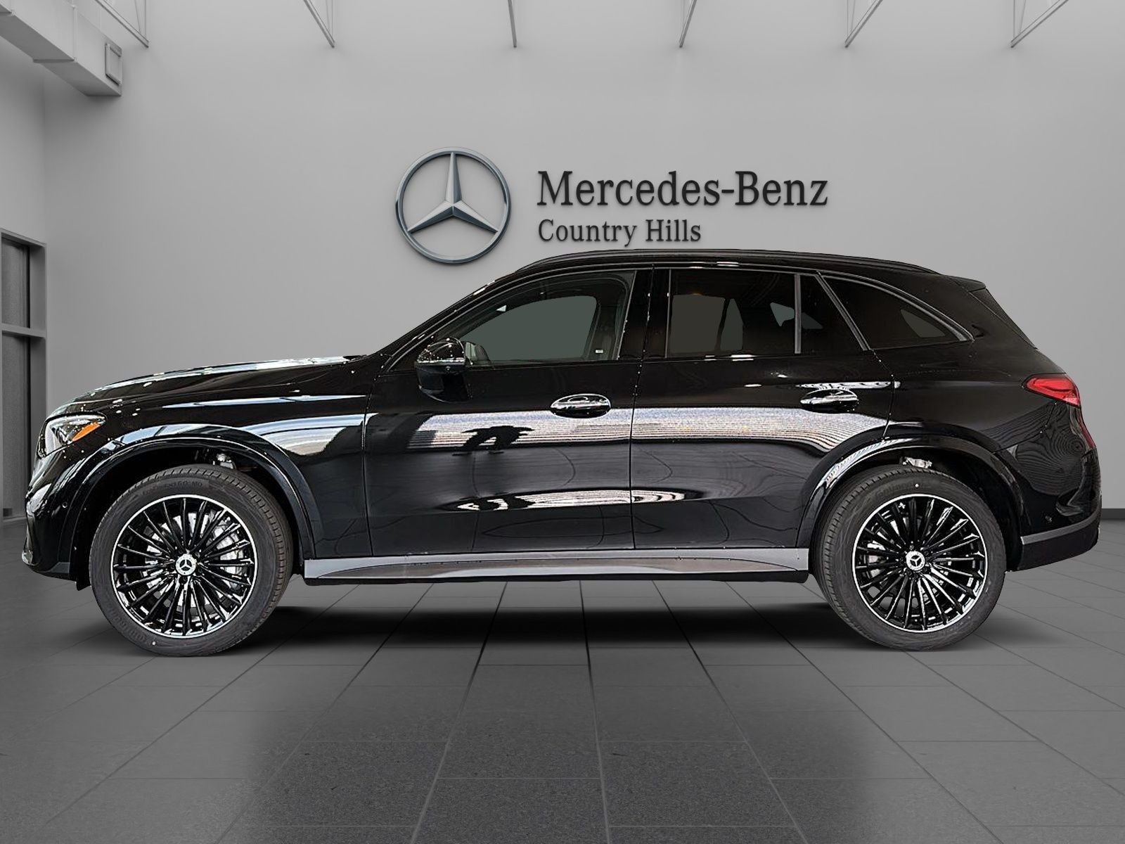 Photo 2026 Mercedes-Benz GLC 300 4MATIC SUV #2