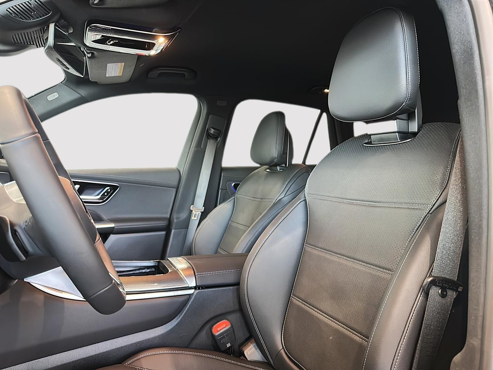 Photo 2026 Mercedes-Benz GLC 300 4MATIC SUV #3