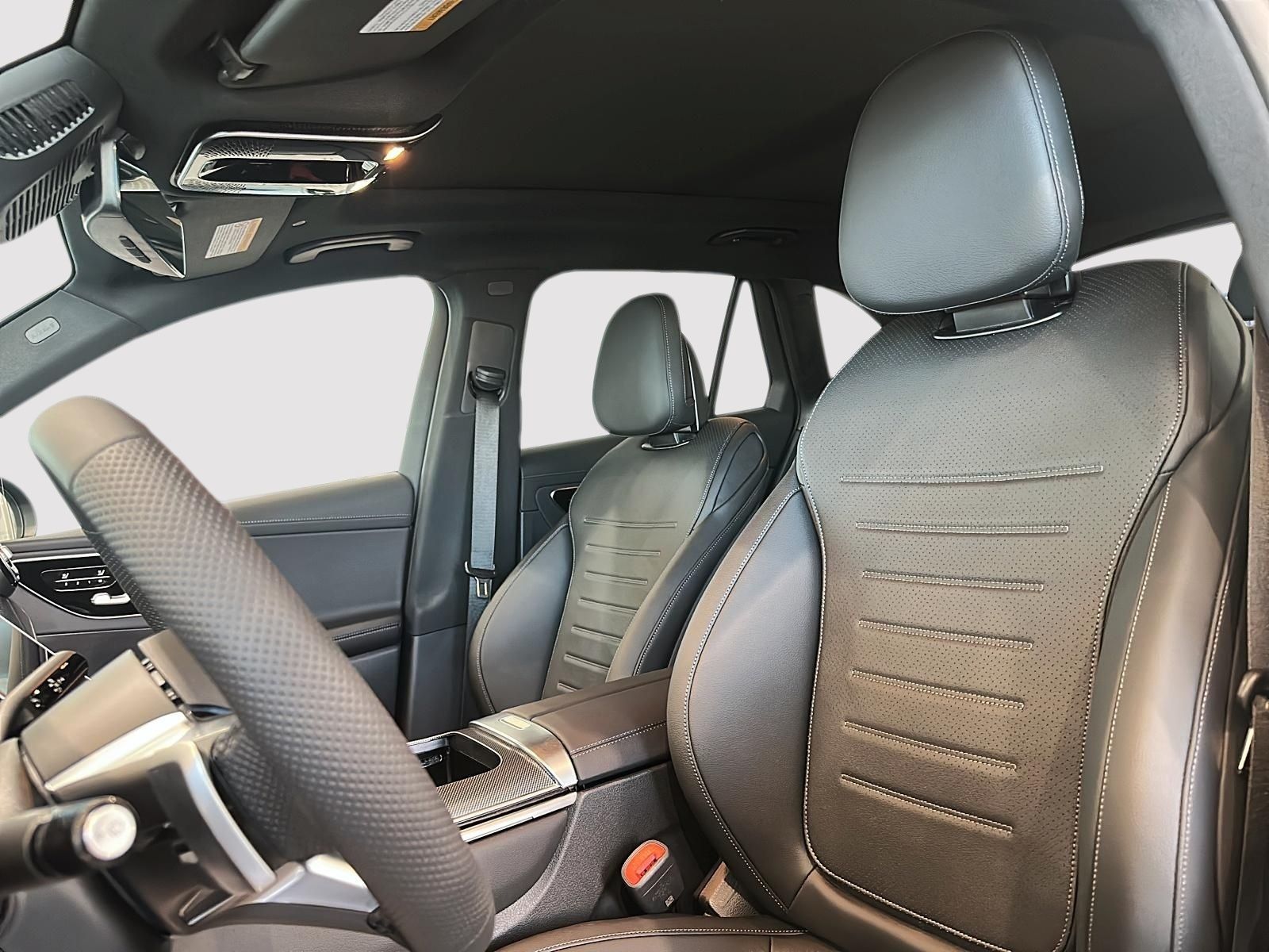 Photo 2026 Mercedes-Benz GLC 300 4MATIC SUV #3