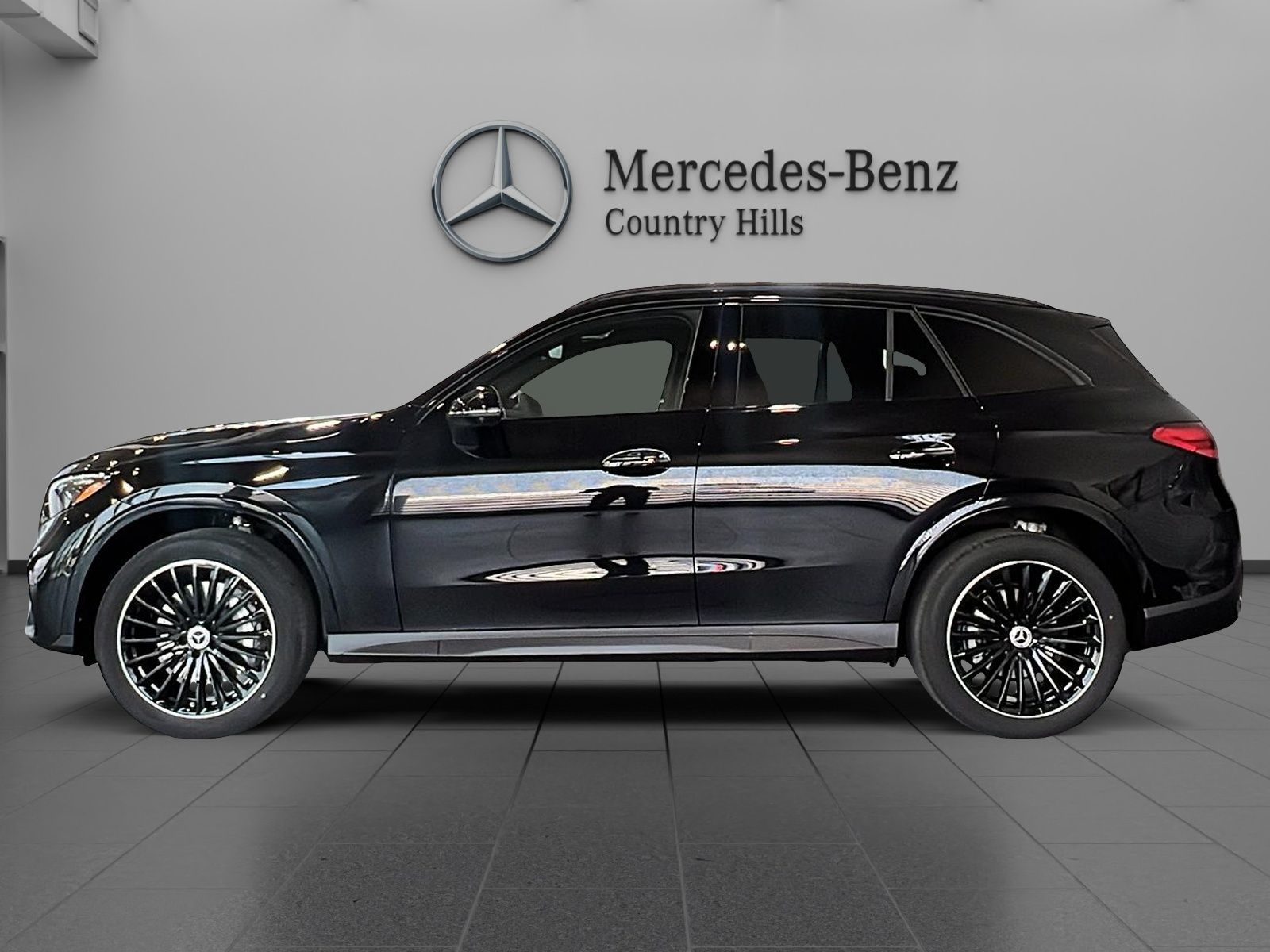 Photo 2027 Mercedes-Benz GLC 300 4MATIC SUV #2