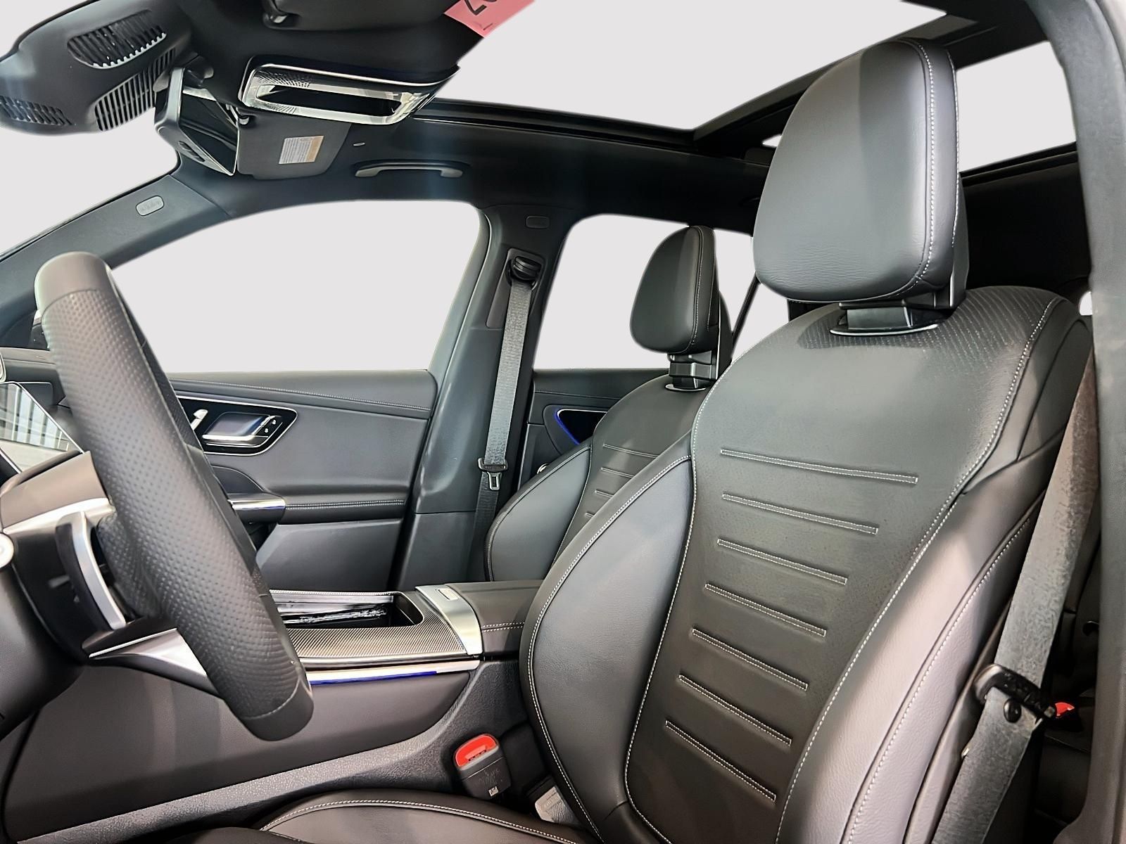 Photo 2027 Mercedes-Benz GLC 300 4MATIC SUV #3