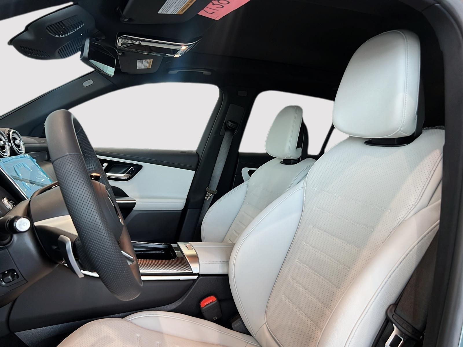 Photo 2027 Mercedes-Benz GLC 300 4MATIC SUV #3