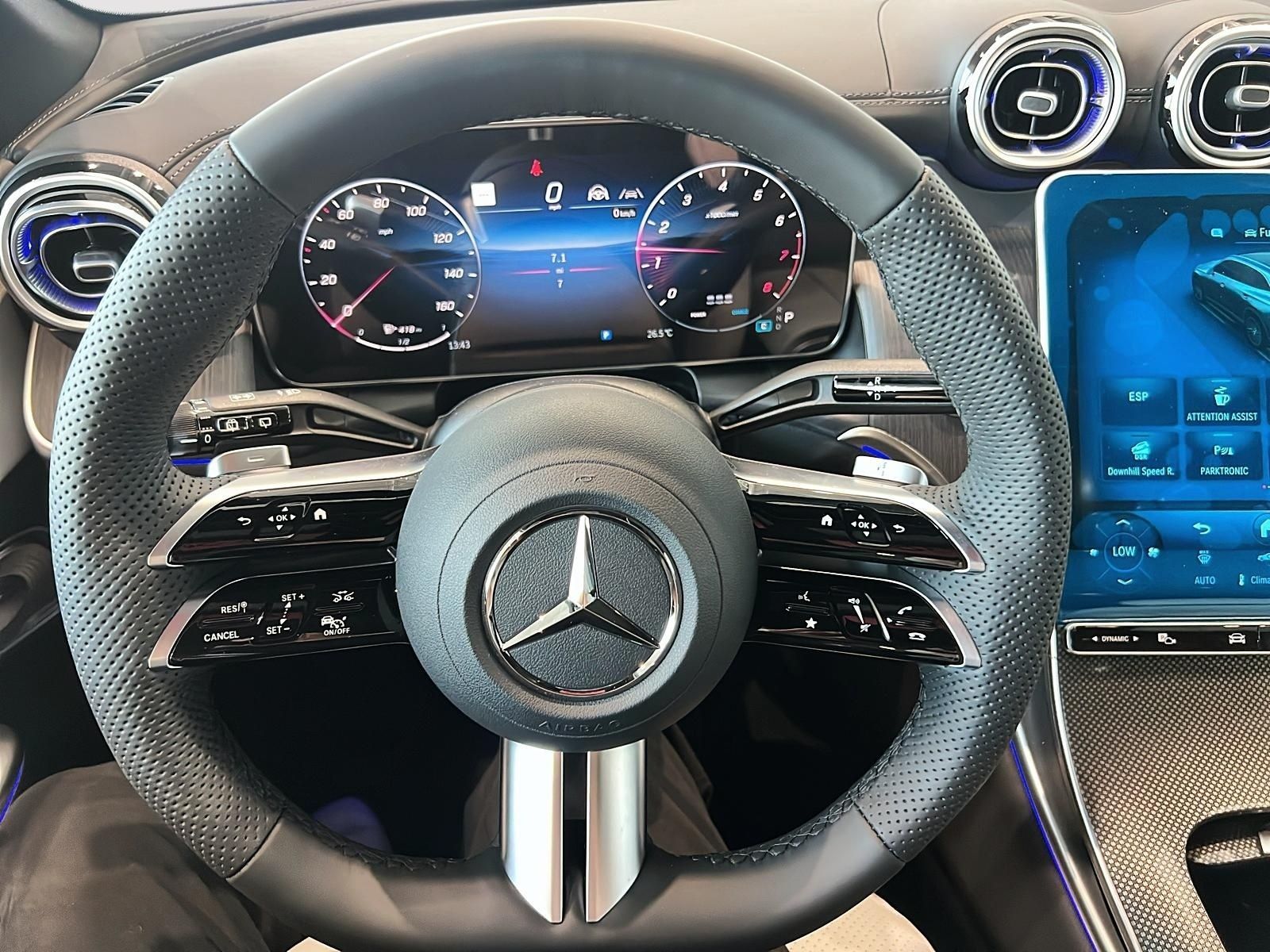 Photo 2027 Mercedes-Benz GLC 300 4MATIC SUV #8