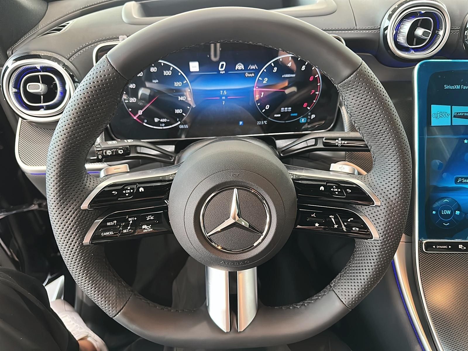 Photo 2027 Mercedes-Benz GLC 300 4MATIC SUV #8