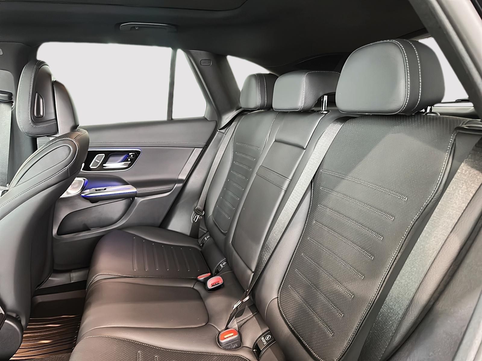 Photo 2027 Mercedes-Benz GLC 350e 4MATIC SUV #5
