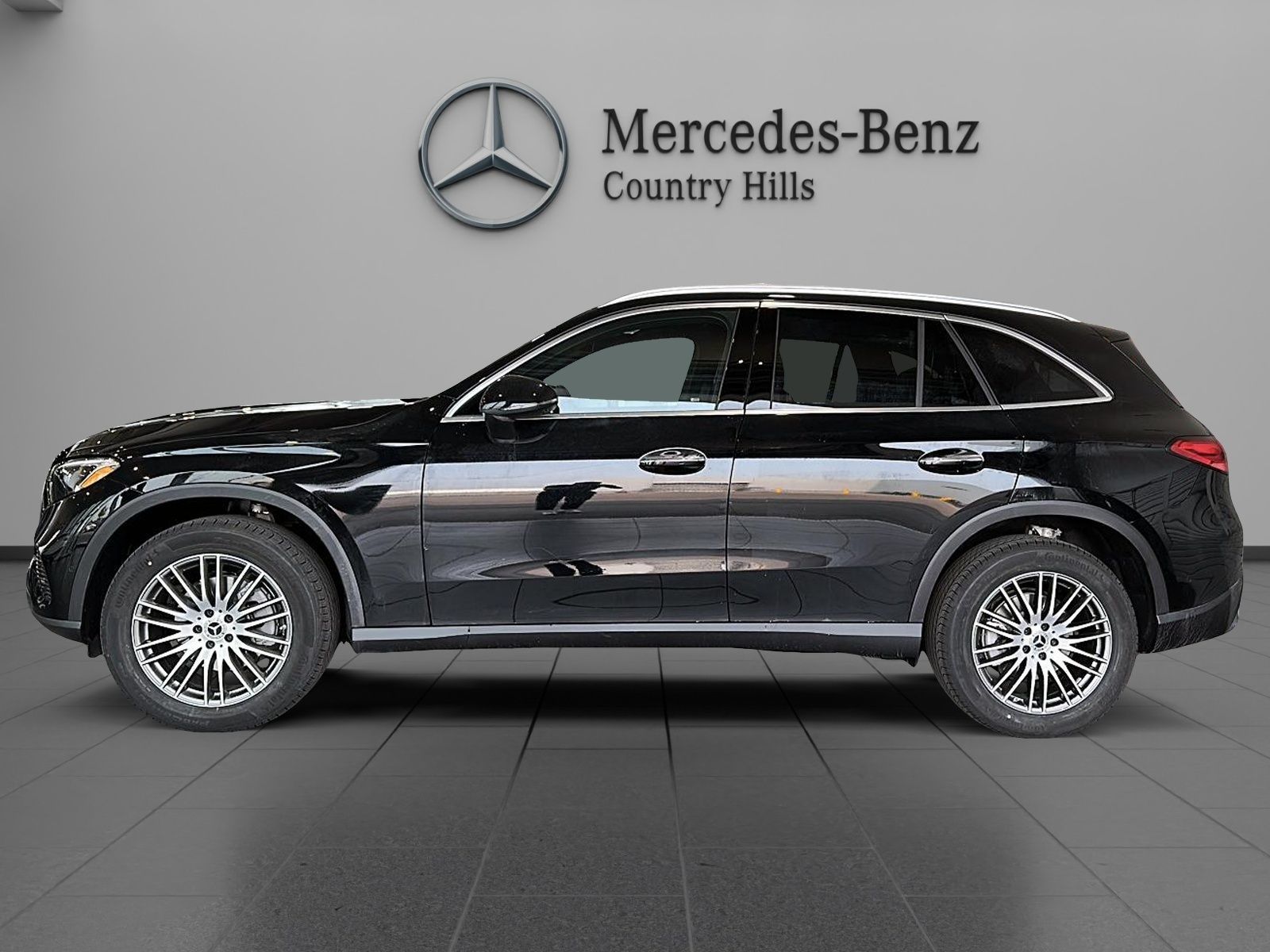Photo 2027 Mercedes-Benz GLC 300 4MATIC SUV #2