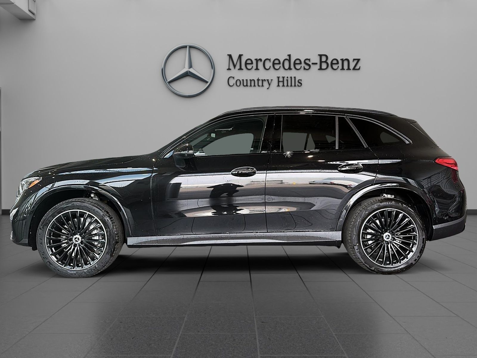 Photo 2027 Mercedes-Benz GLC 300 4MATIC SUV #2