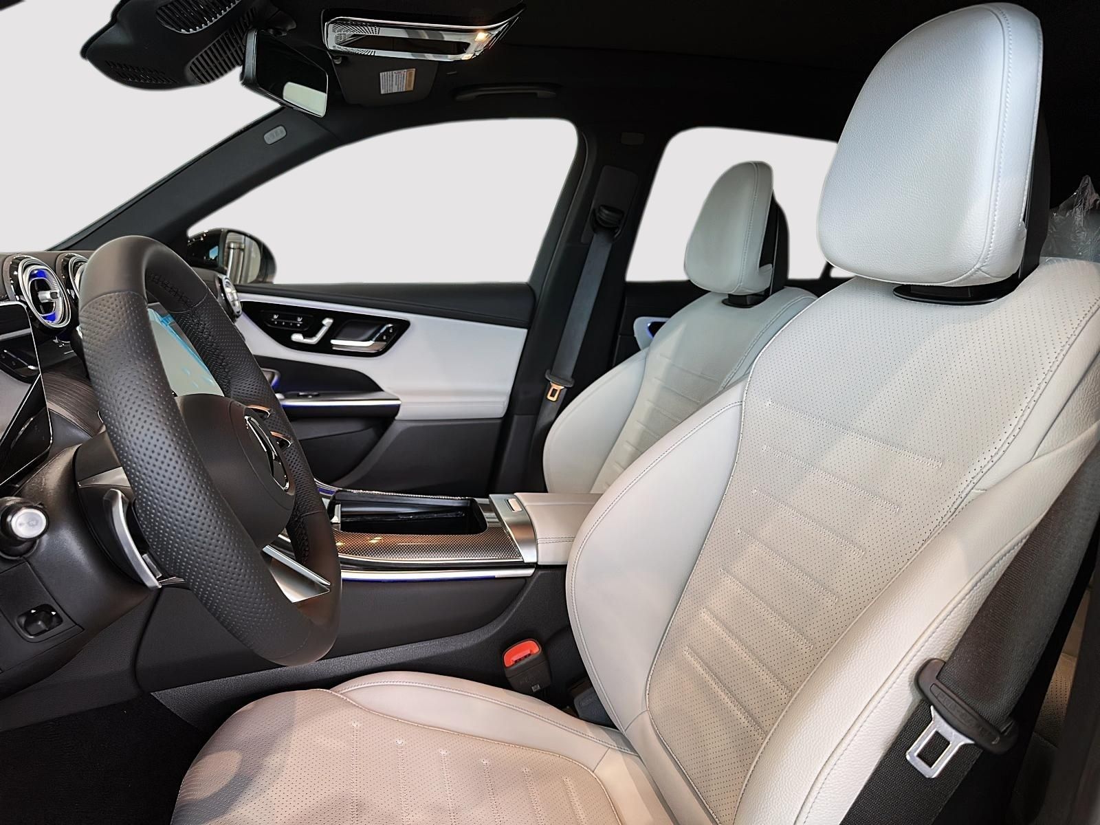 Photo 2027 Mercedes-Benz GLC 300 4MATIC SUV #3