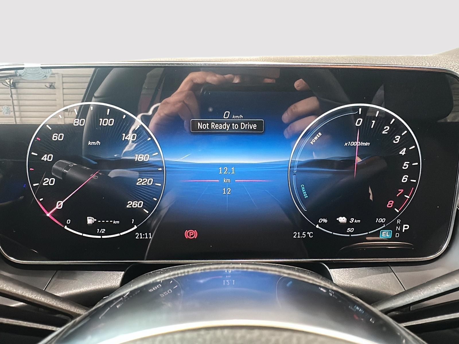 Photo 2027 Mercedes-Benz GLC 350e 4MATIC SUV #6