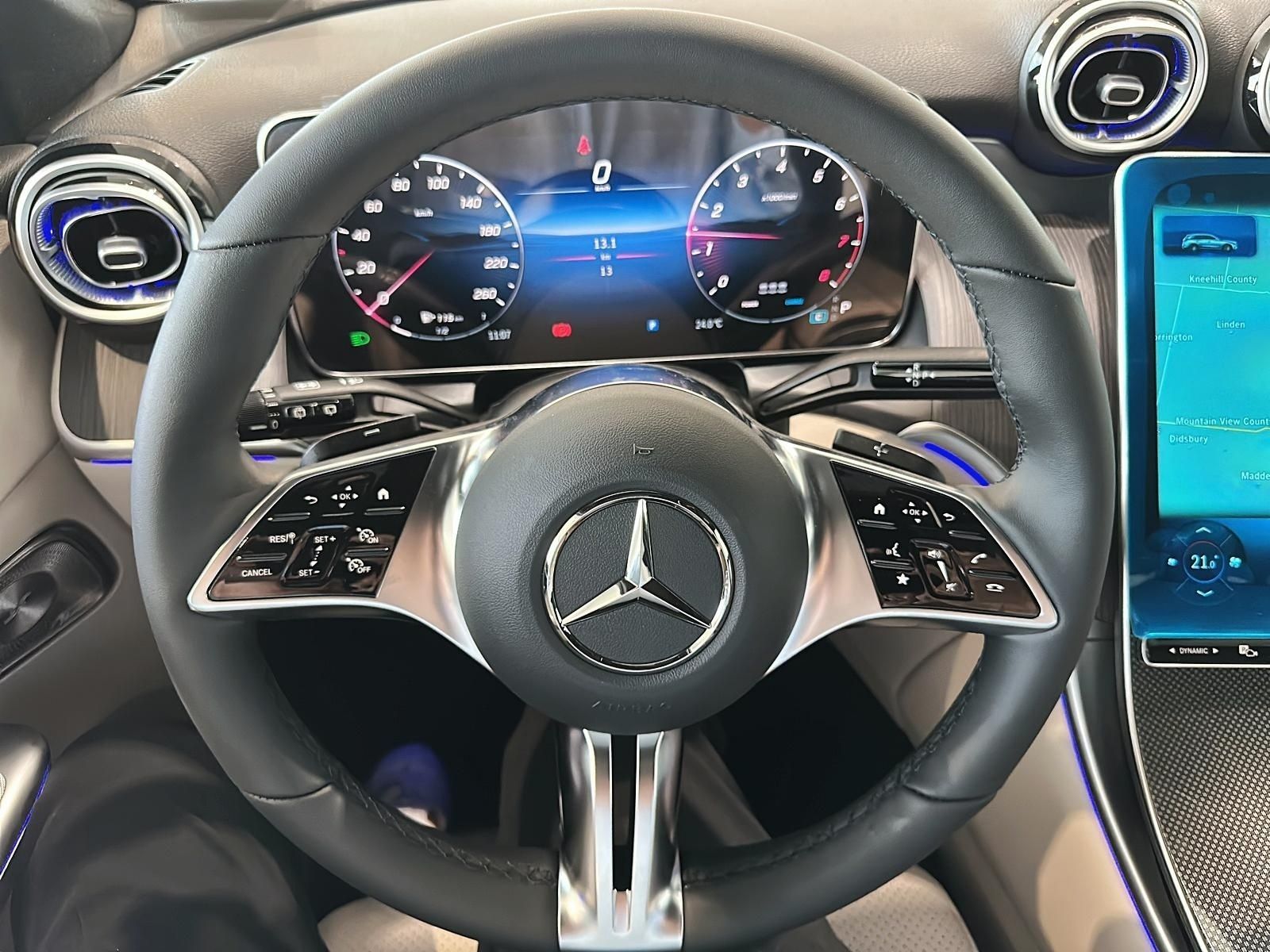 Photo 2027 Mercedes-Benz GLC 300 4MATIC SUV #8