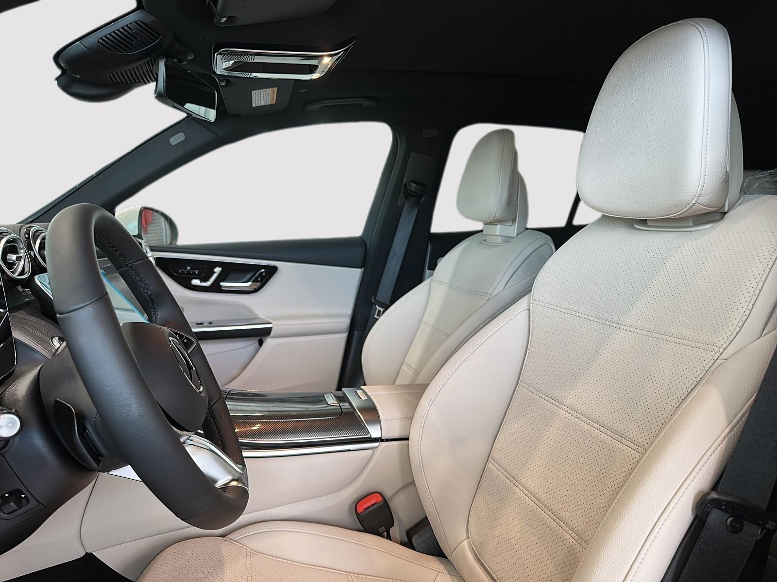 Photo 2027 Mercedes-Benz GLC 300 4MATIC SUV #3