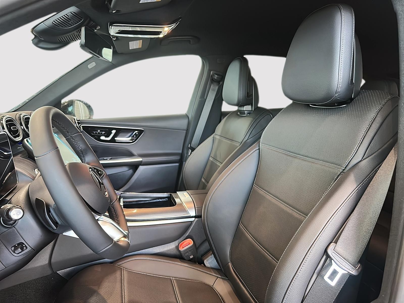 Photo 2027 Mercedes-Benz GLC 300 4MATIC SUV #3