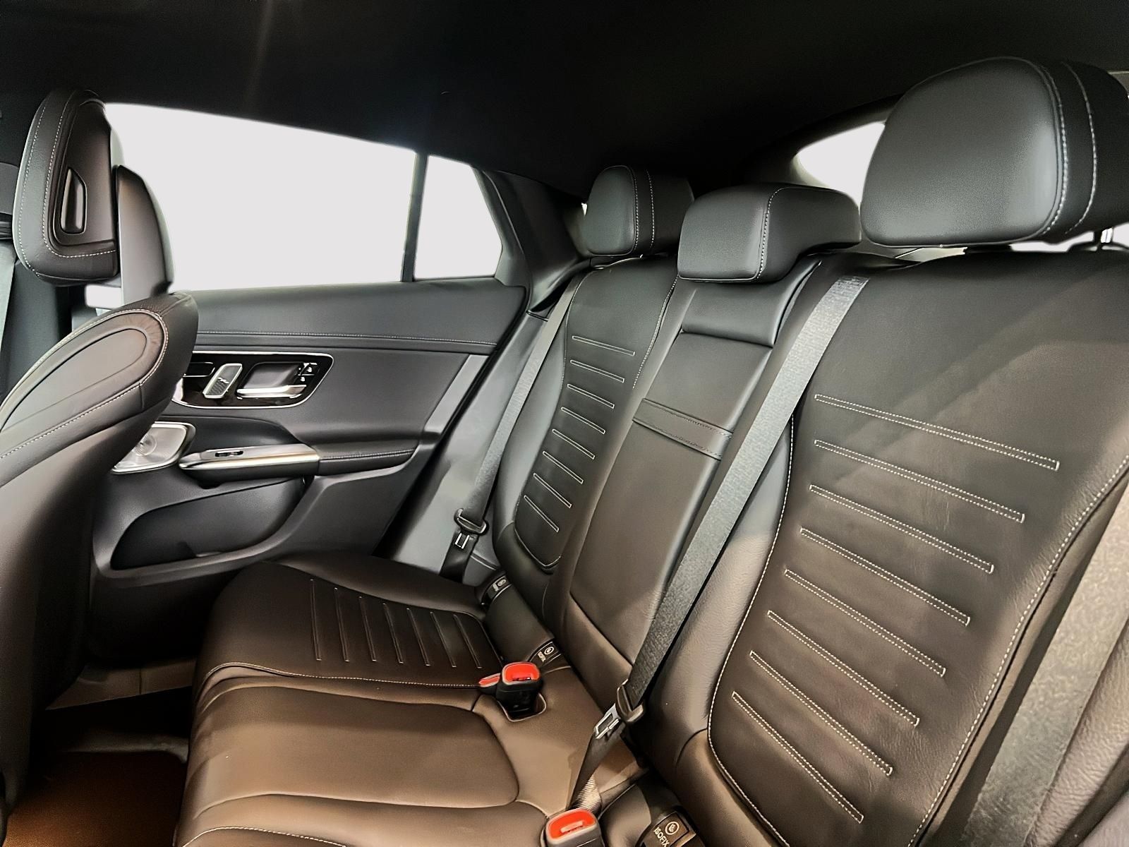Photo 2027 Mercedes-Benz GLC 300 4MATIC Coupe #4