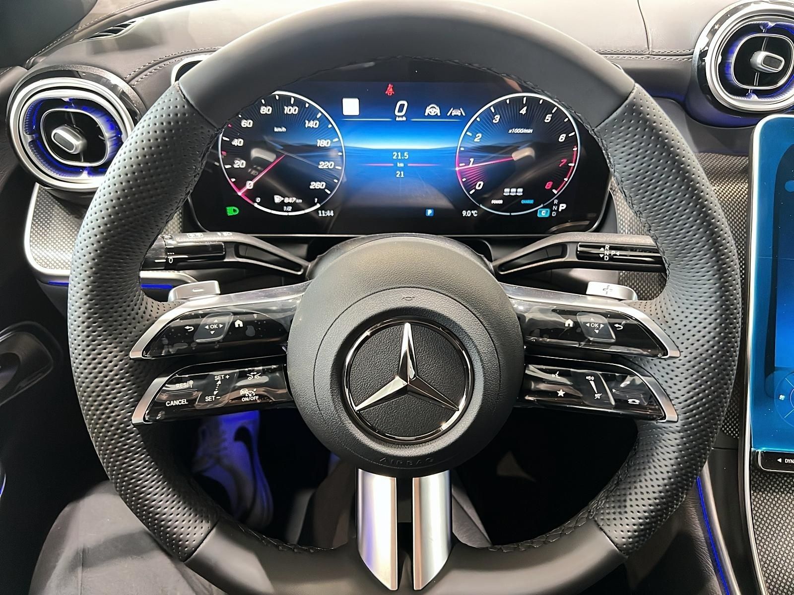 Photo 2027 Mercedes-Benz GLC 300 4MATIC Coupe #8