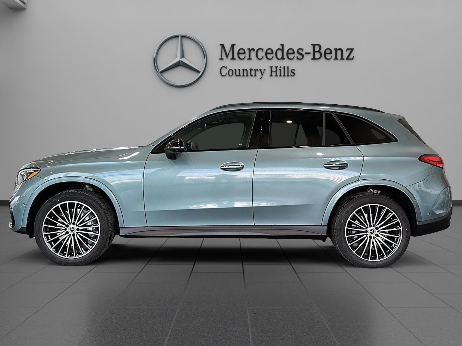 Photo 2027 Mercedes-Benz GLC 300 4MATIC SUV #2