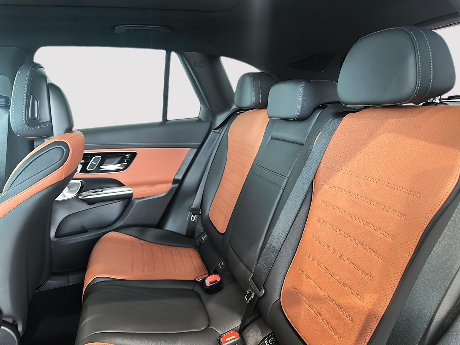 Photo 2027 Mercedes-Benz GLC 300 4MATIC SUV #4