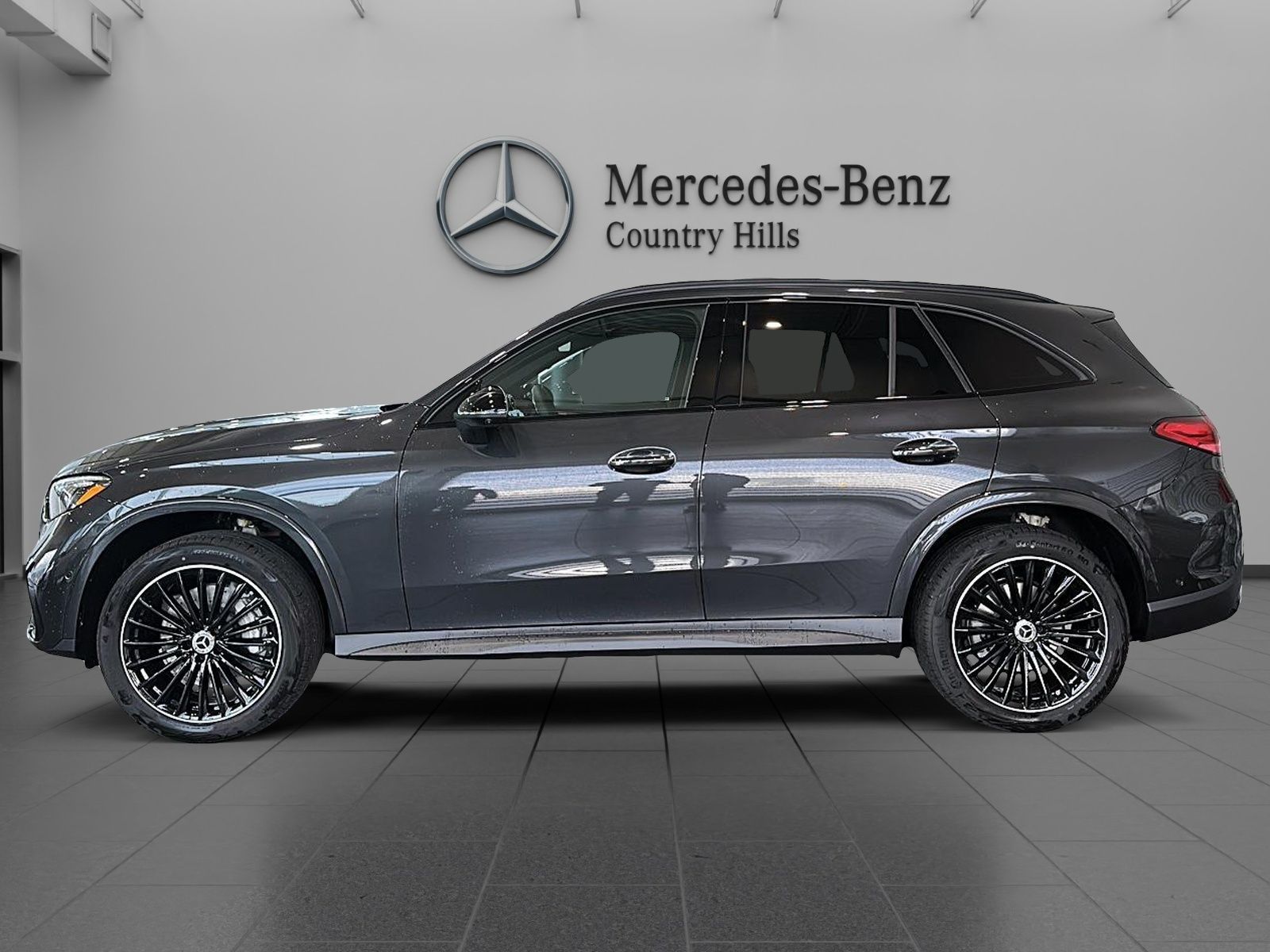 Photo 2027 Mercedes-Benz GLC 300 4MATIC SUV #2