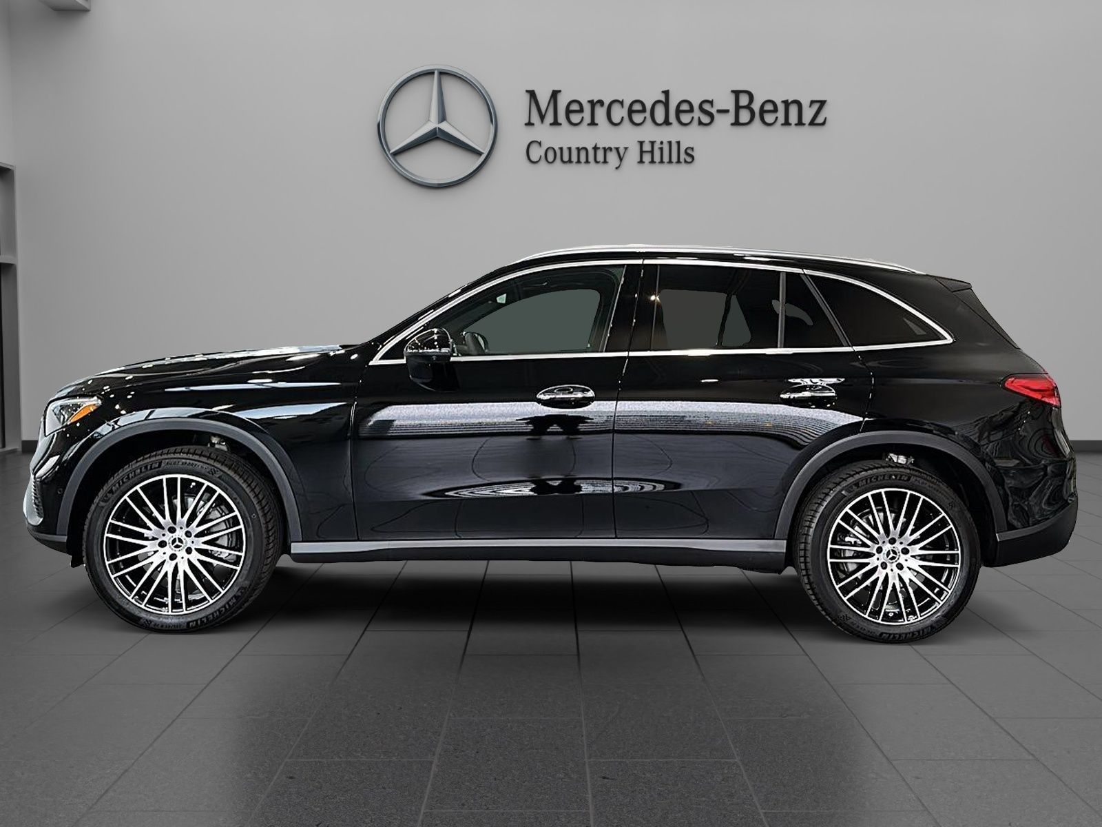 Photo 2027 Mercedes-Benz GLC 300 4MATIC SUV #2