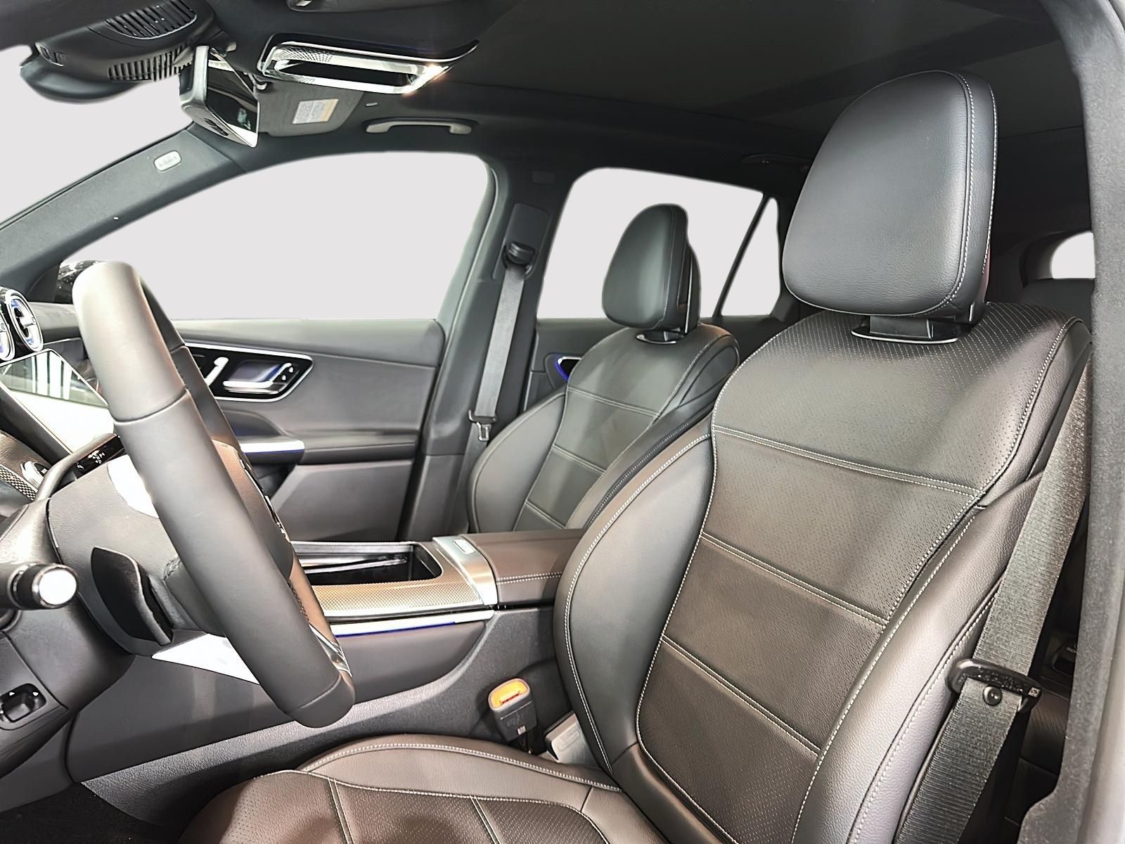 Photo 2027 Mercedes-Benz GLC 300 4MATIC SUV #3