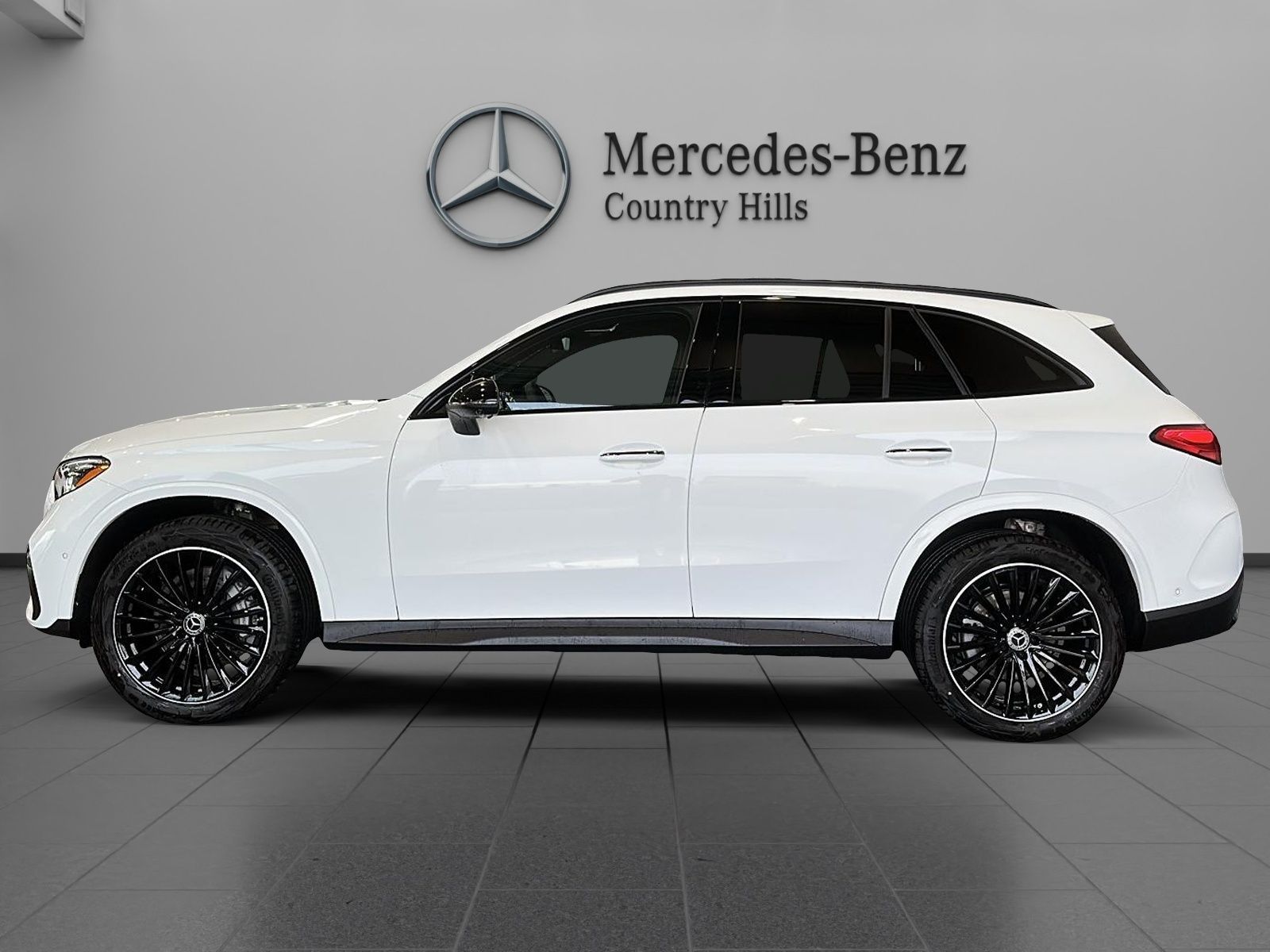 Photo 2027 Mercedes-Benz GLC 300 4MATIC SUV #2