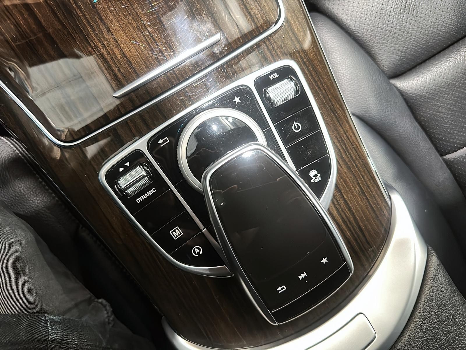 Photo 2017 Mercedes-Benz GLC300 4MATIC SUV #8