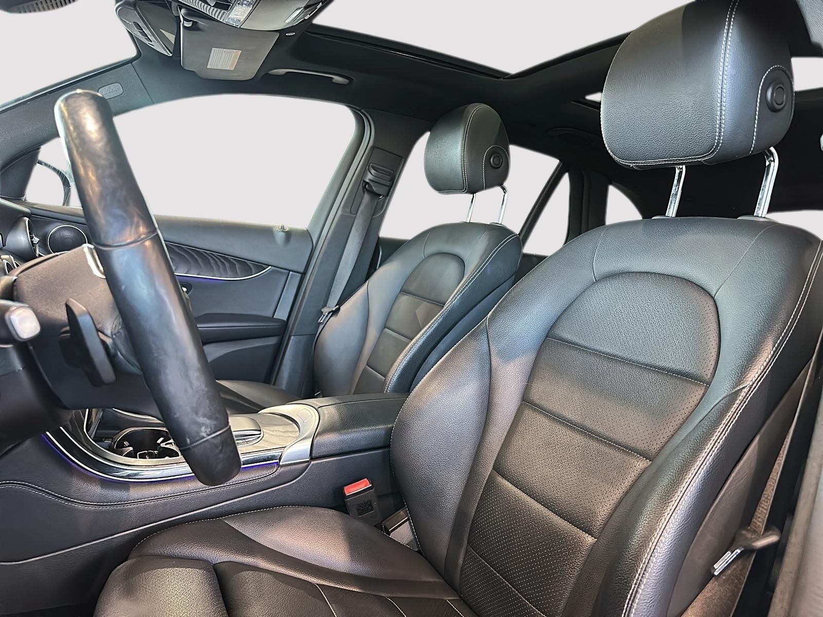 Photo 2020 Mercedes-Benz GLC300 4MATIC SUV #2